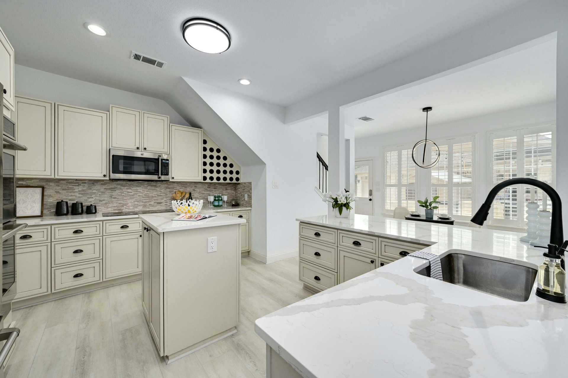 12305 Carlsbad Drive