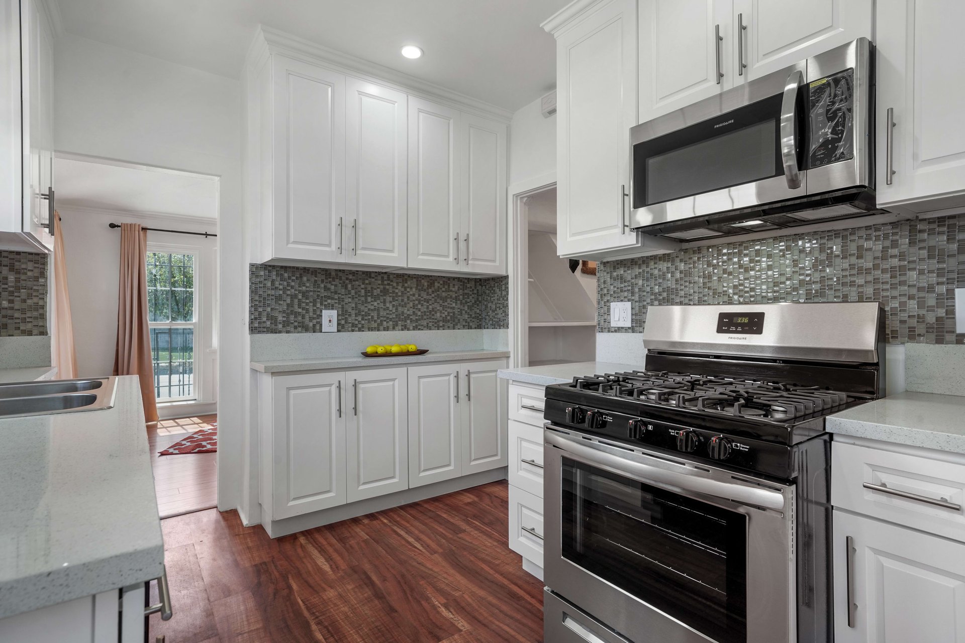 Light and Bright Remodeled Country English in Mid Los Angeles!