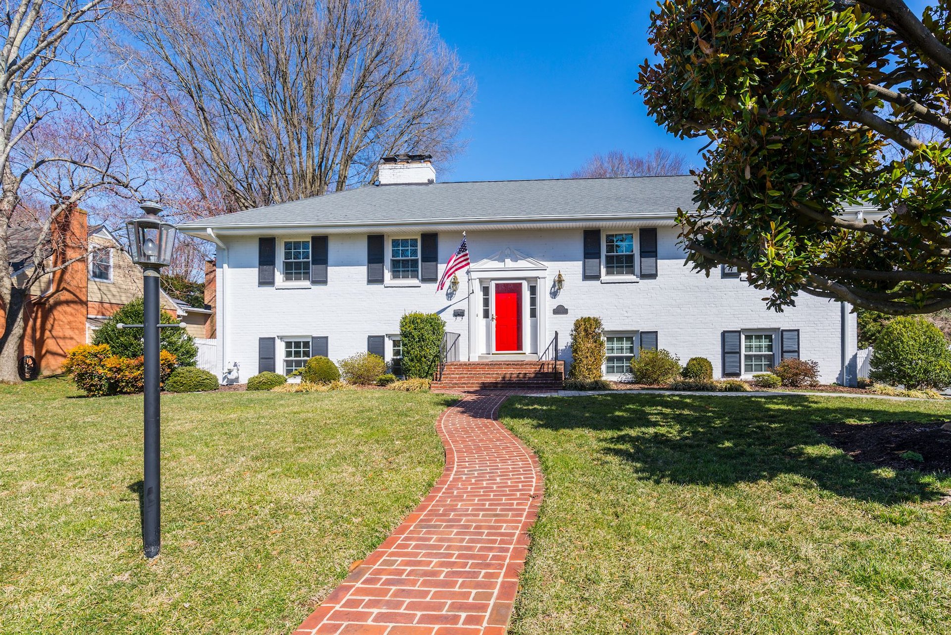 1100 Emerald Dr