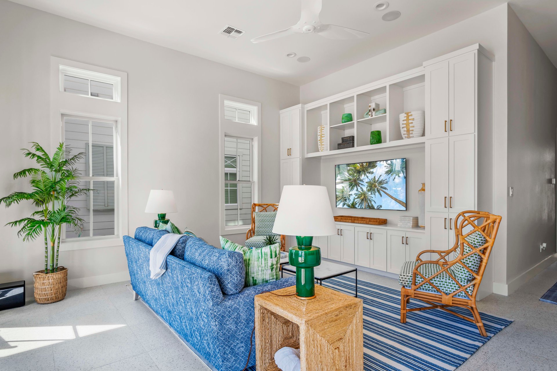 Coastline Drive, 4 Beds 4 Baths