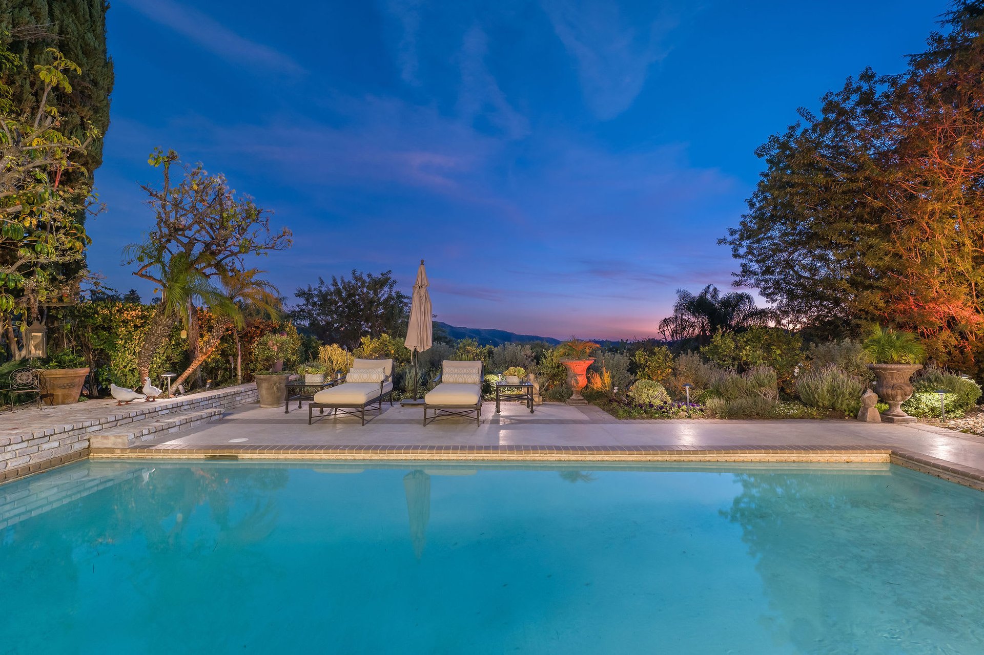 3075 DEEP CANYON DR