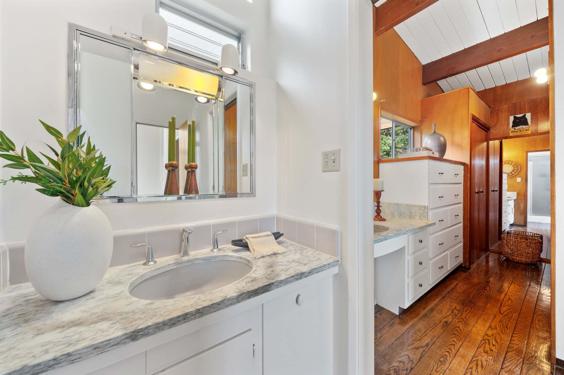 Old Town Tiburon Duplex with Sweeping Views