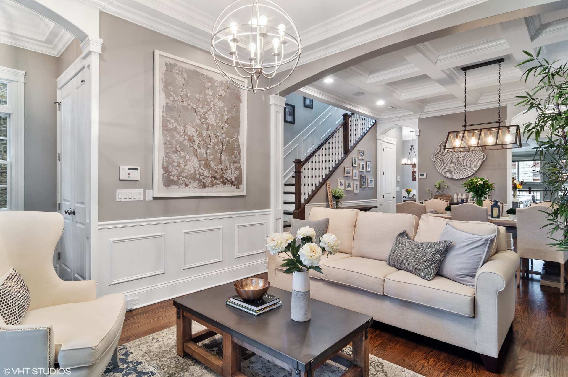 1928 W Fletcher St