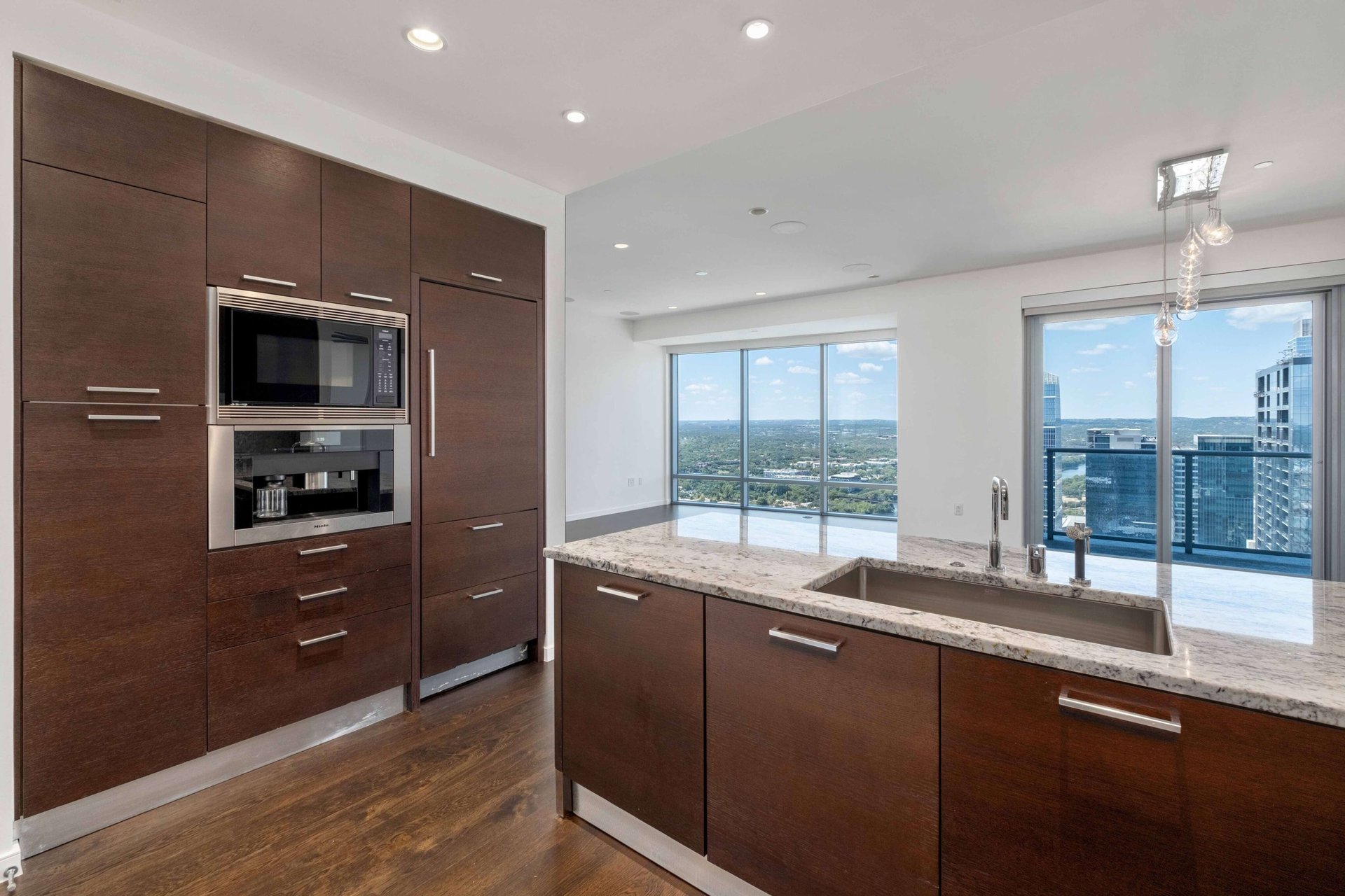 200 Congress Ave #37A