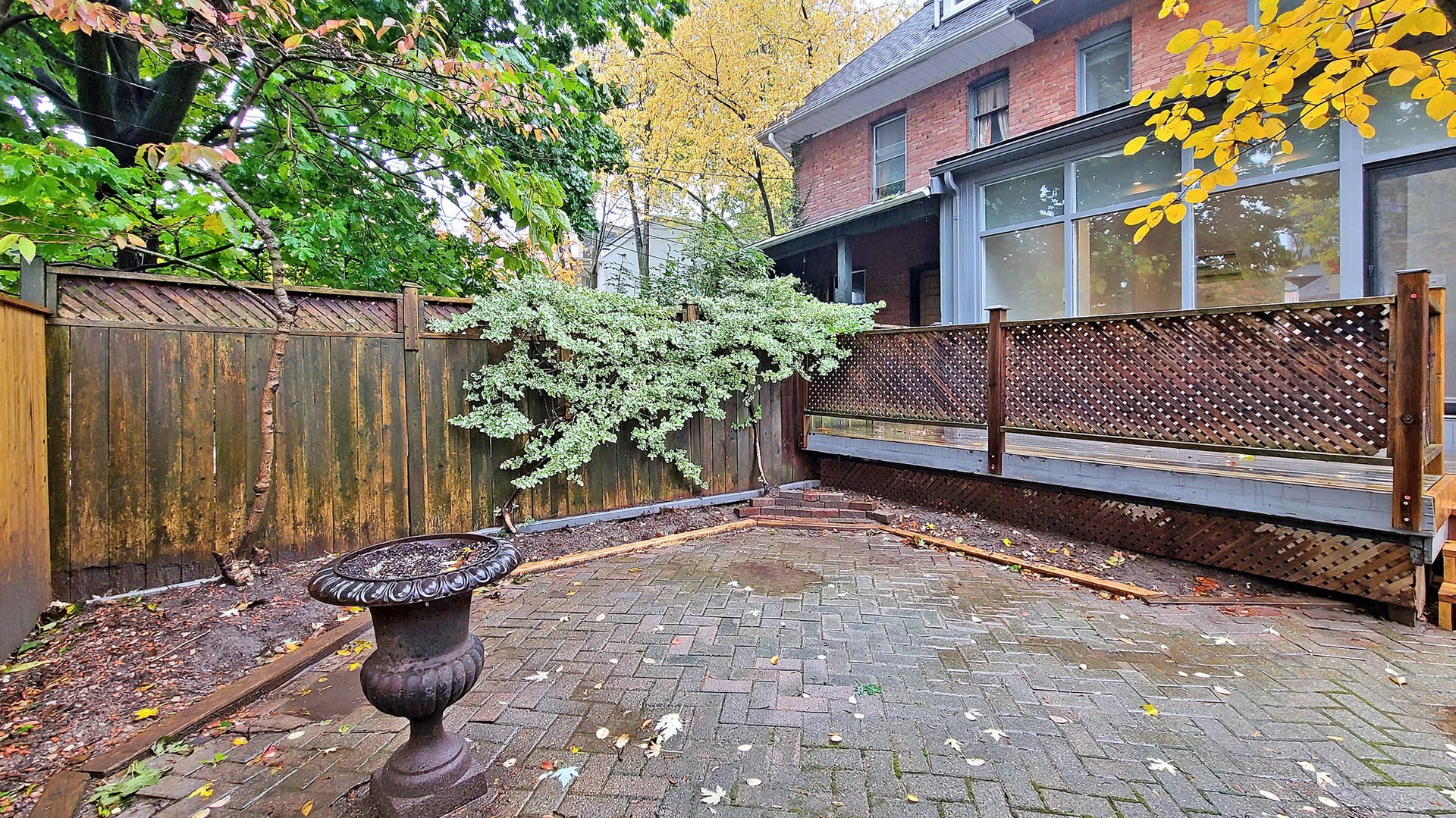 107 Macpherson Ave