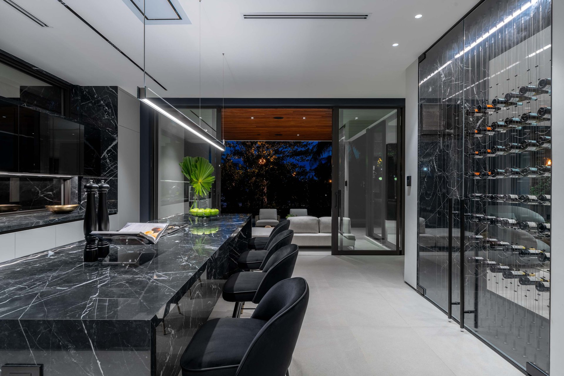 1098 N Venetian Dr