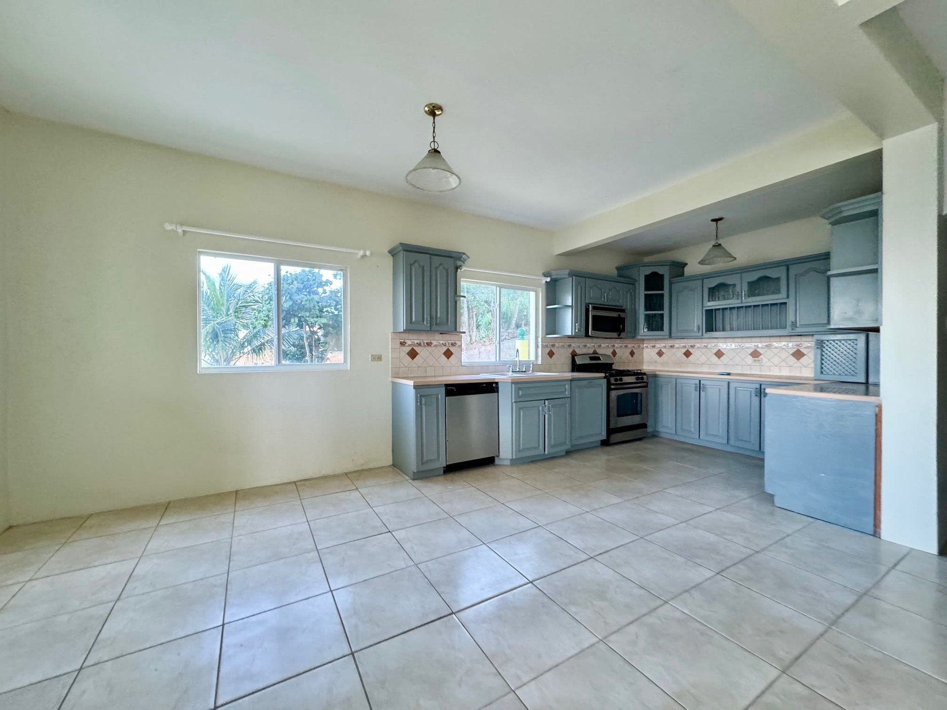 880 George's Northside 4 Bedroom Apartment