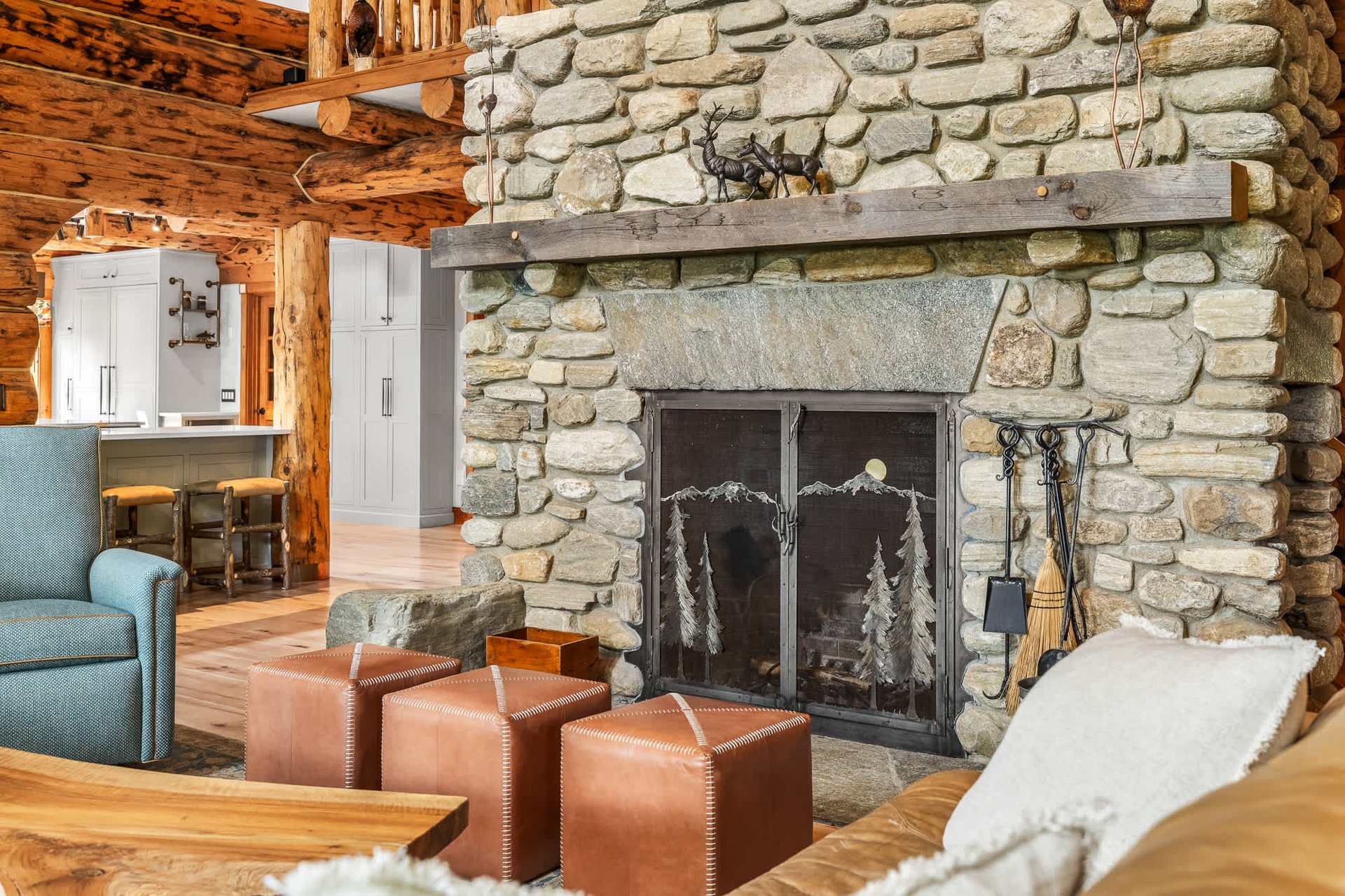 Exclusive Mountain Log Home - Monthly Rental Avail.