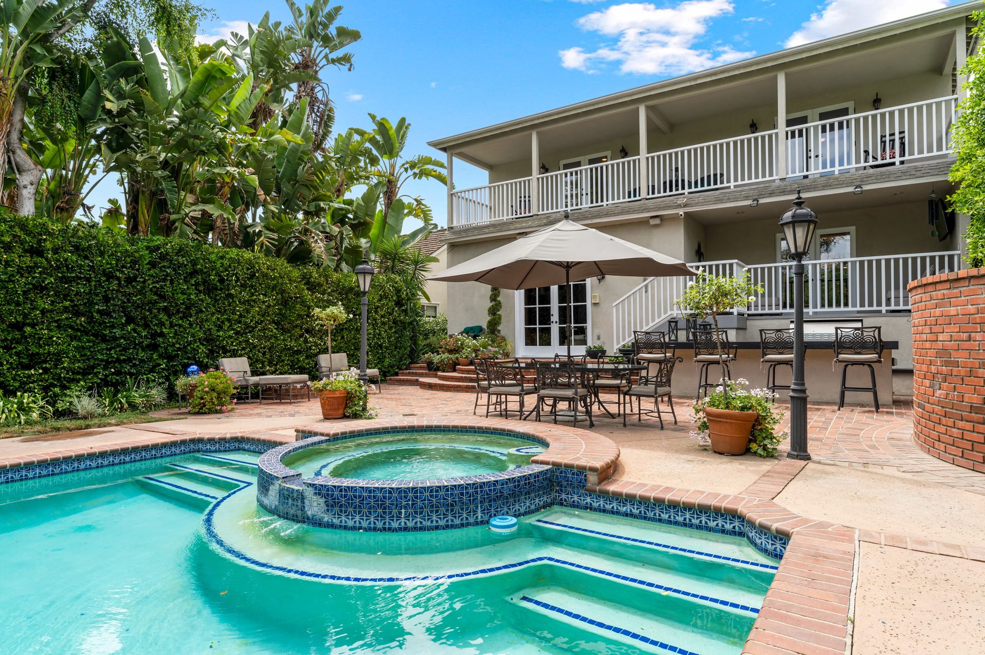 14811 Sutton St, Sherman Oaks