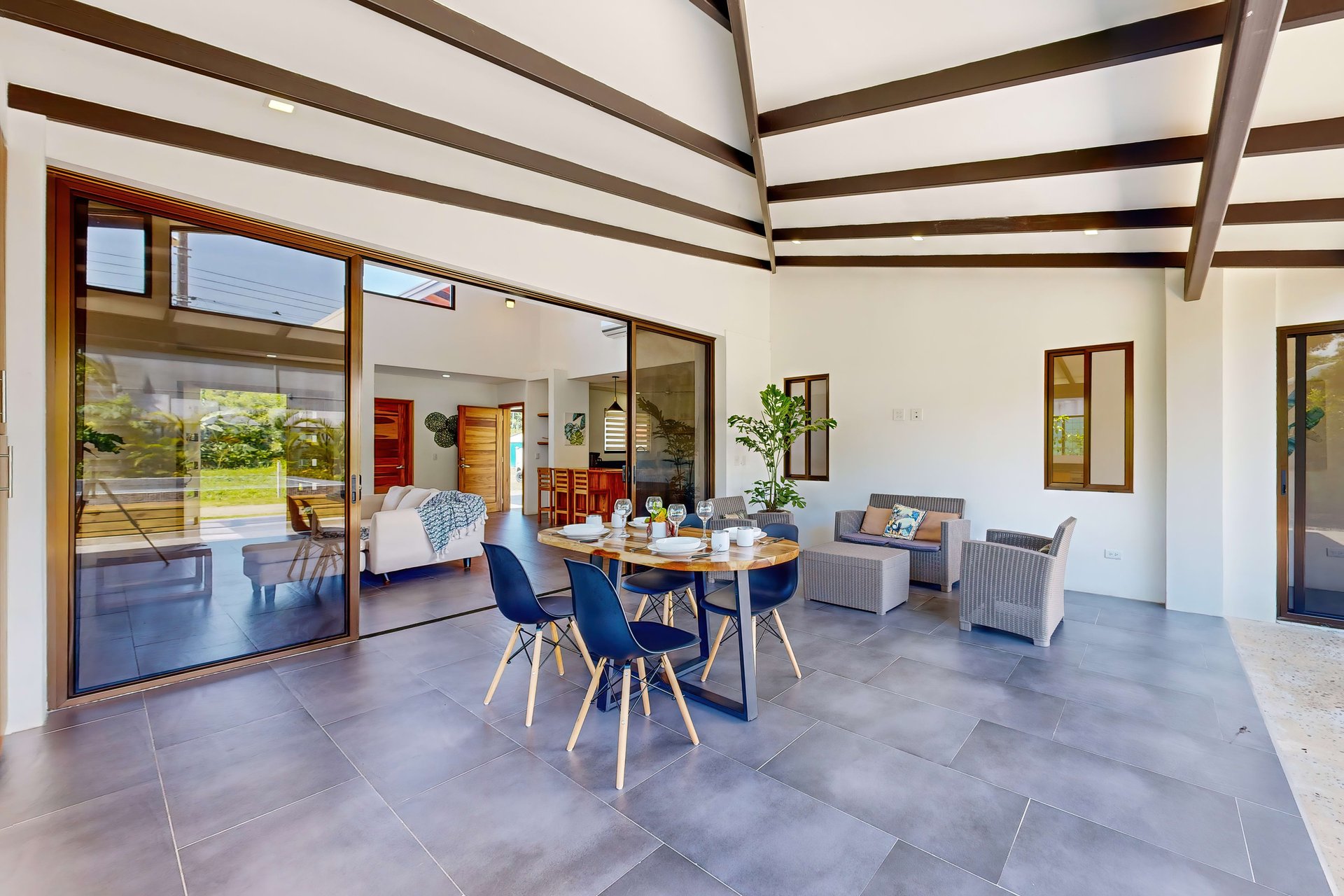 Modern Construction 3 Beds, 2,5 Baths Home.  Best Deal in Uvita! 
