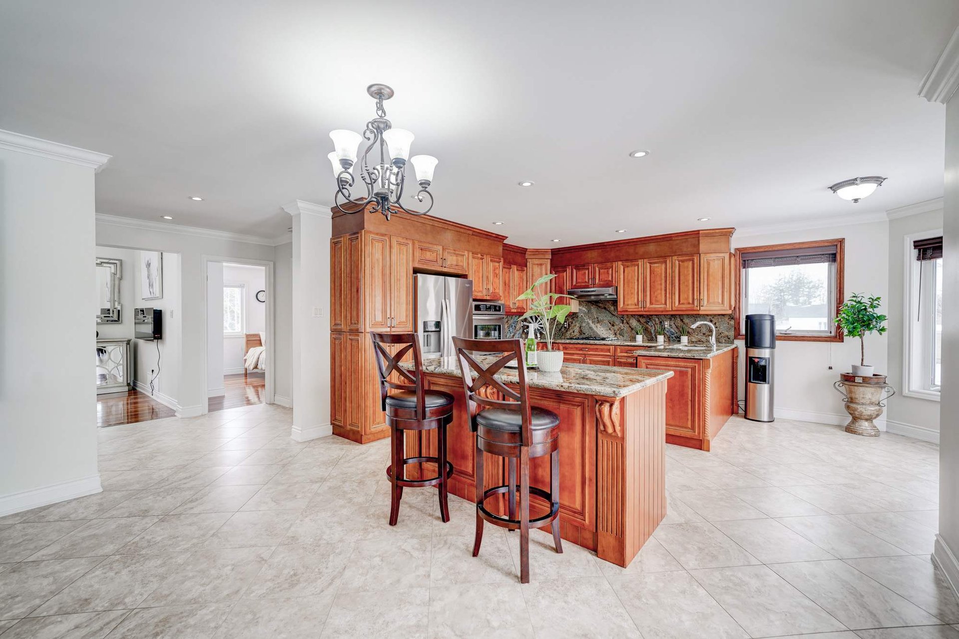 7364 Dickenson Rd E