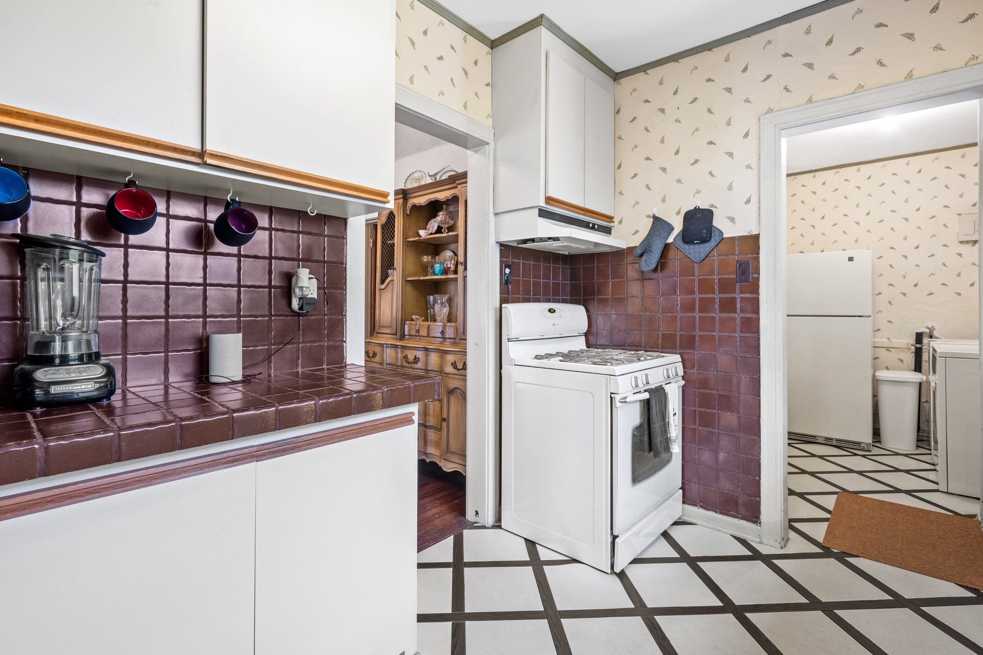 Opportunity Knocks in Prime Beverly Grove!