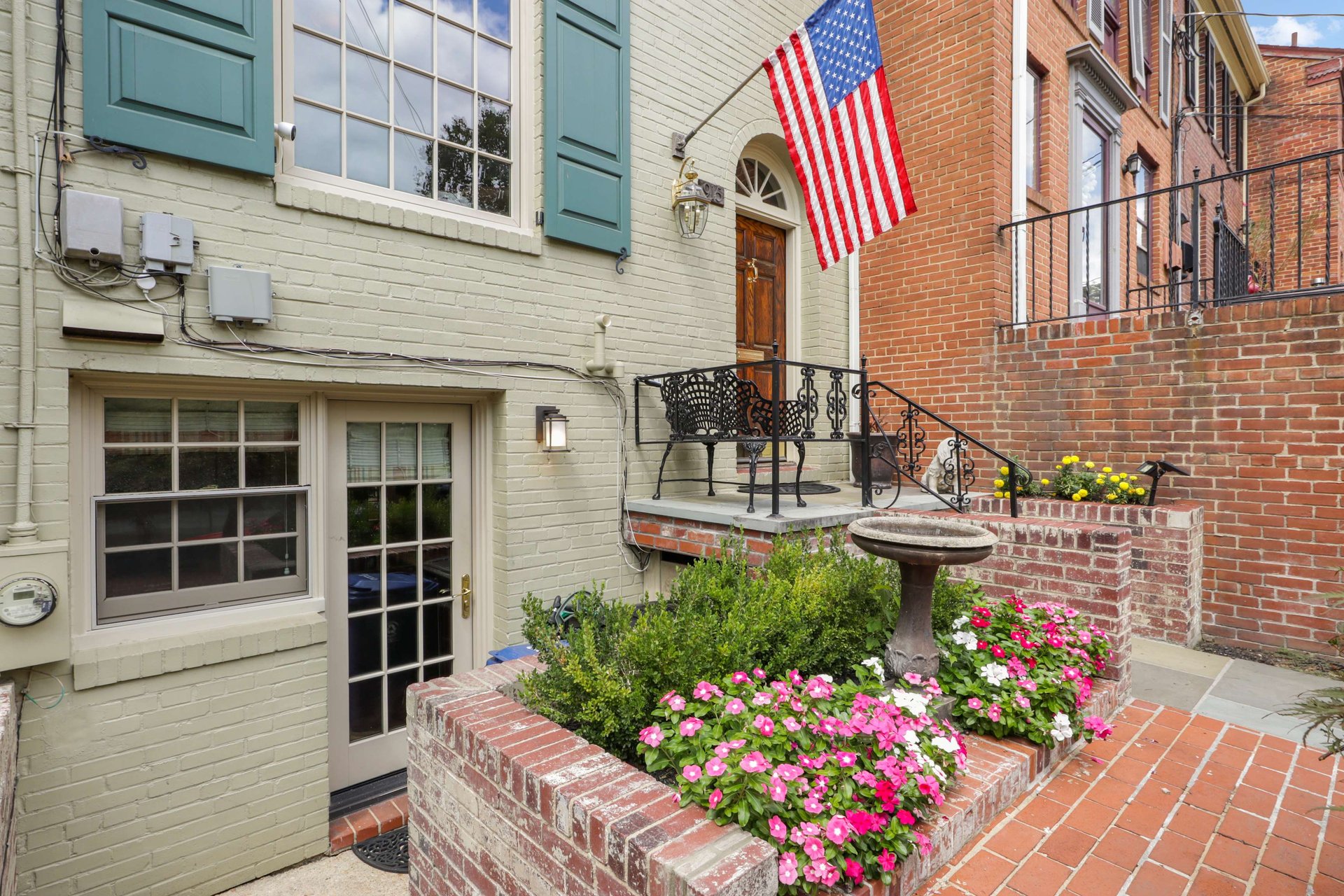 Charming Historic Old Town with Hot Tub