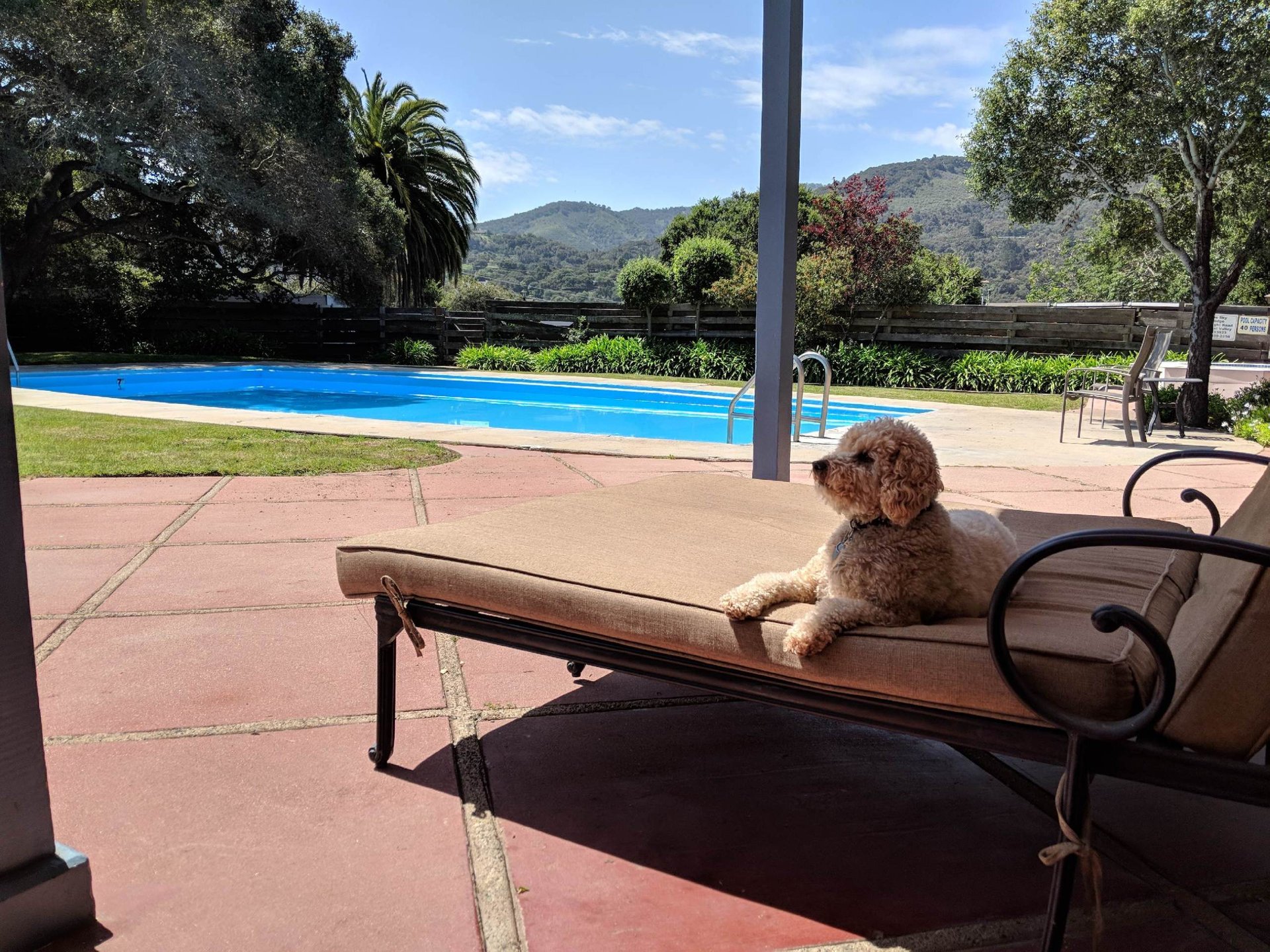 Blue Sky Lodge - Carmel Valley Village