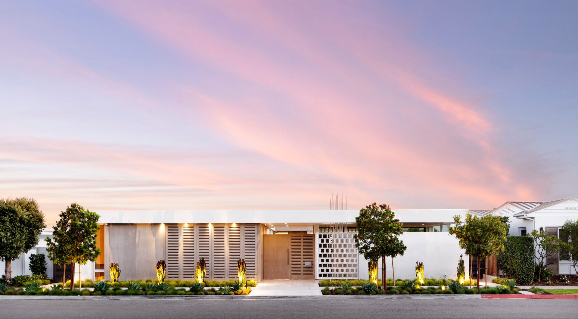 Modern luxury home in Cameo Shores, Corona del Mar