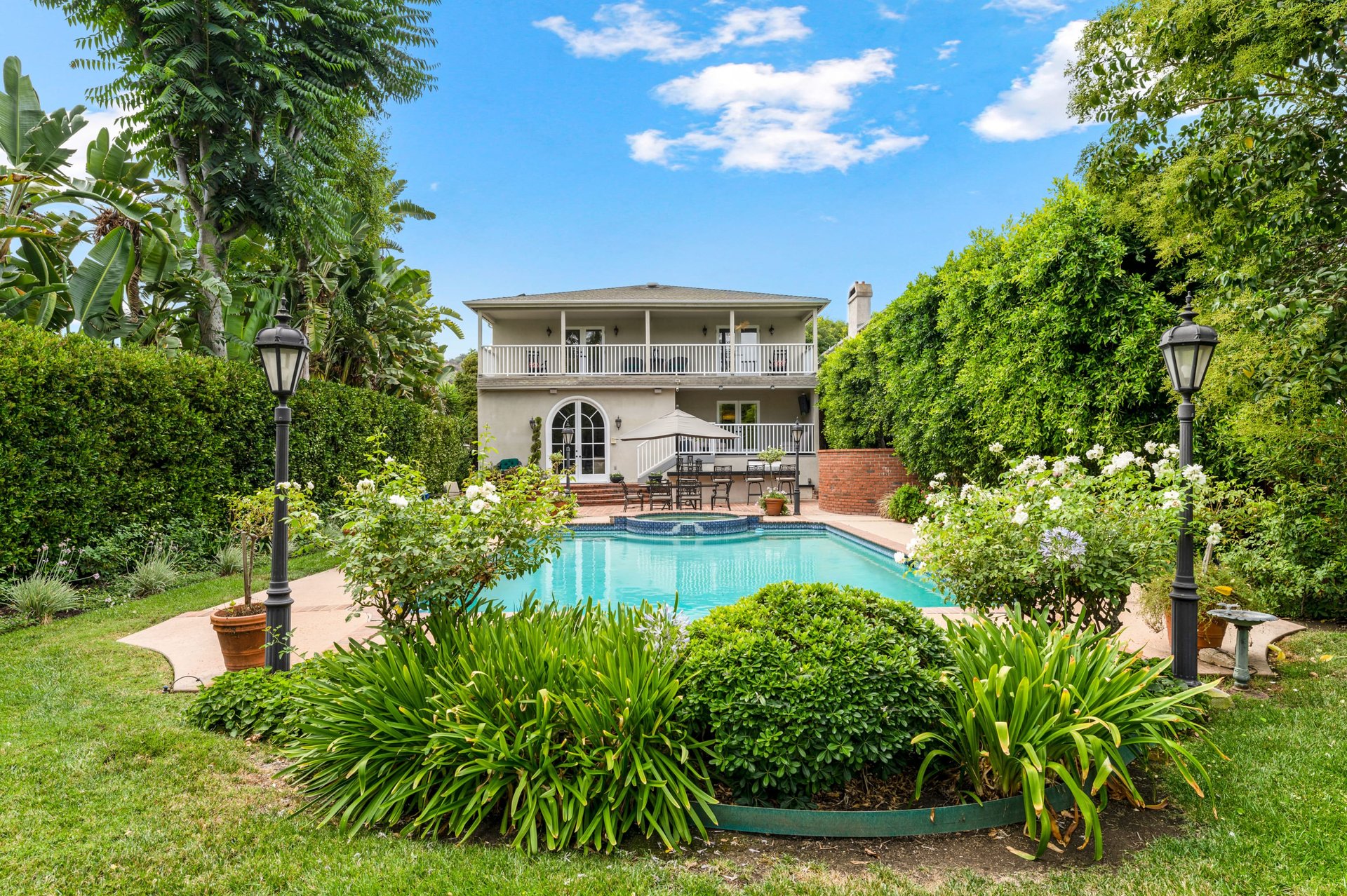 14811 Sutton St, Sherman Oaks