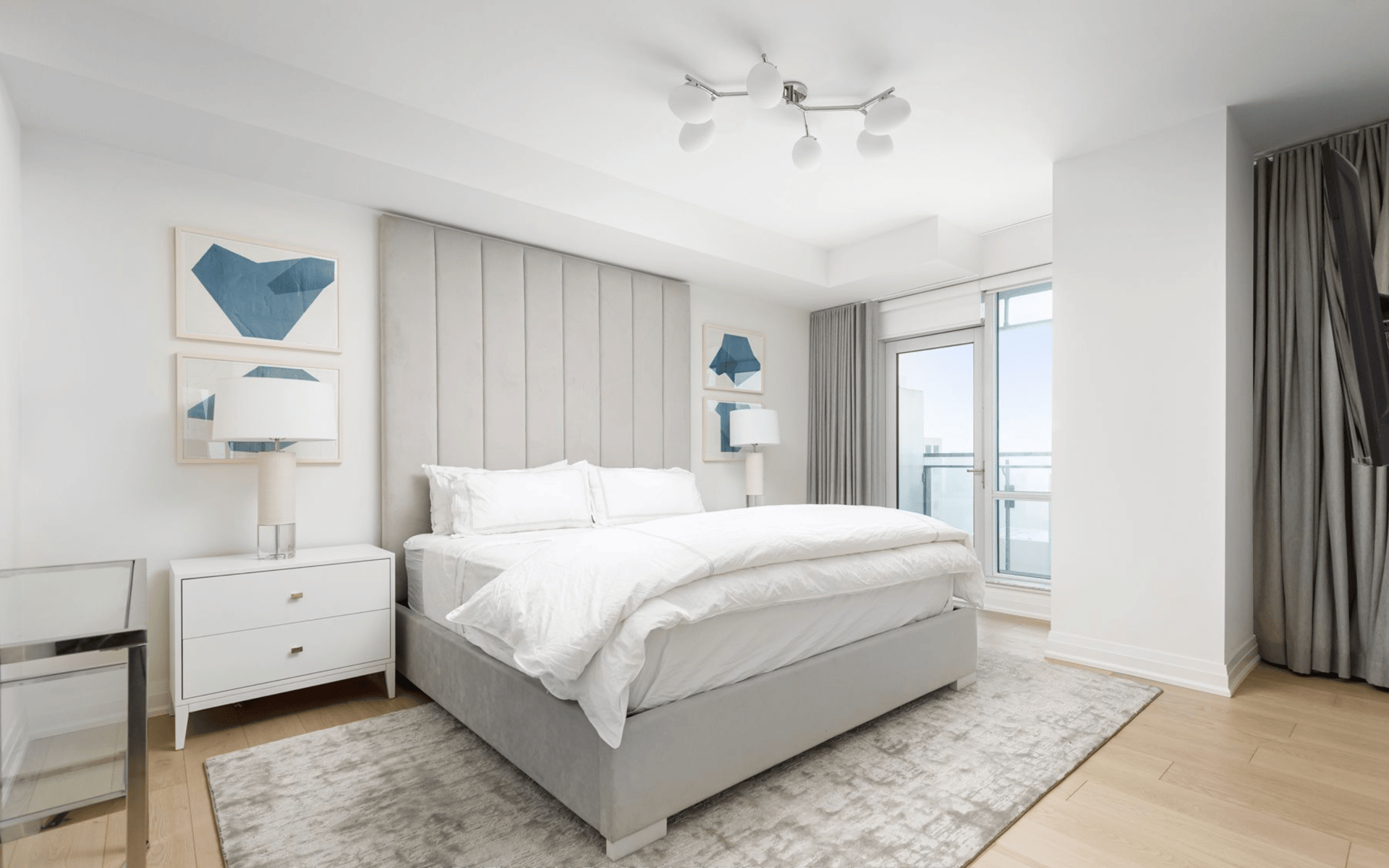 #3102 - 80 JOHN ST