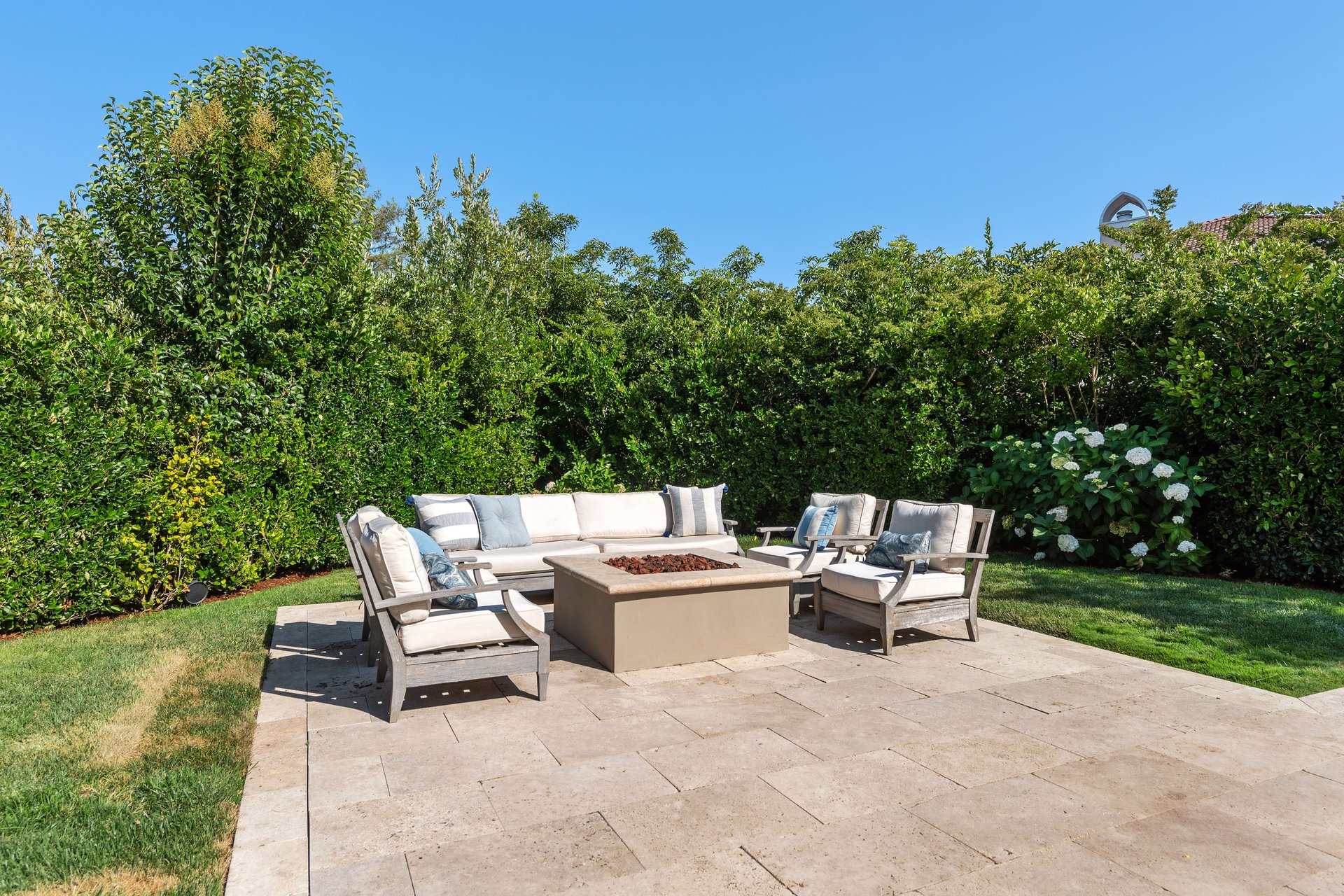 1095 Macadamia Drive