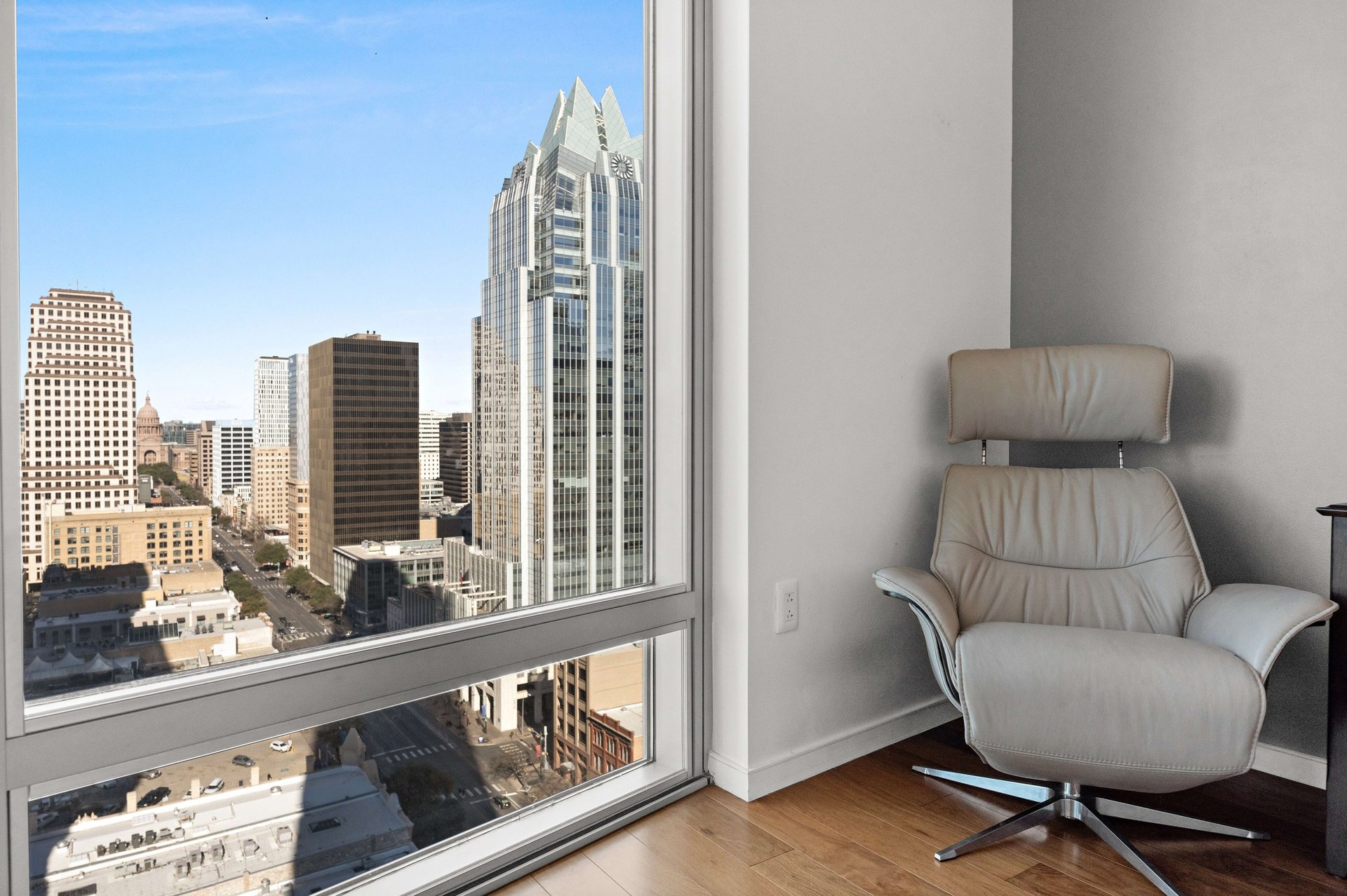 200 Congress Ave #21E