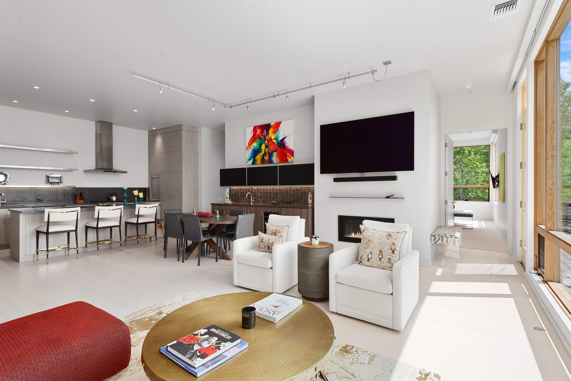 Stunning Top floor Park Modern Condo in Basalt 