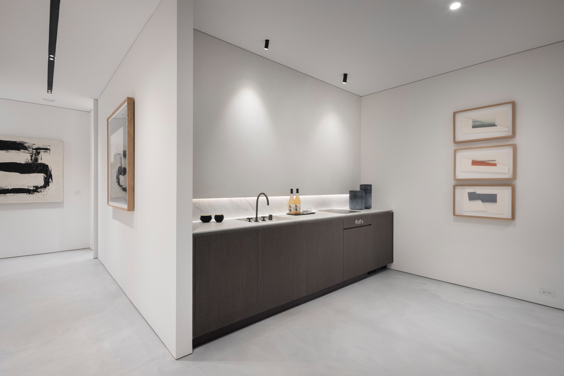 Warm Minimalism Meets Timeless Modern Design
