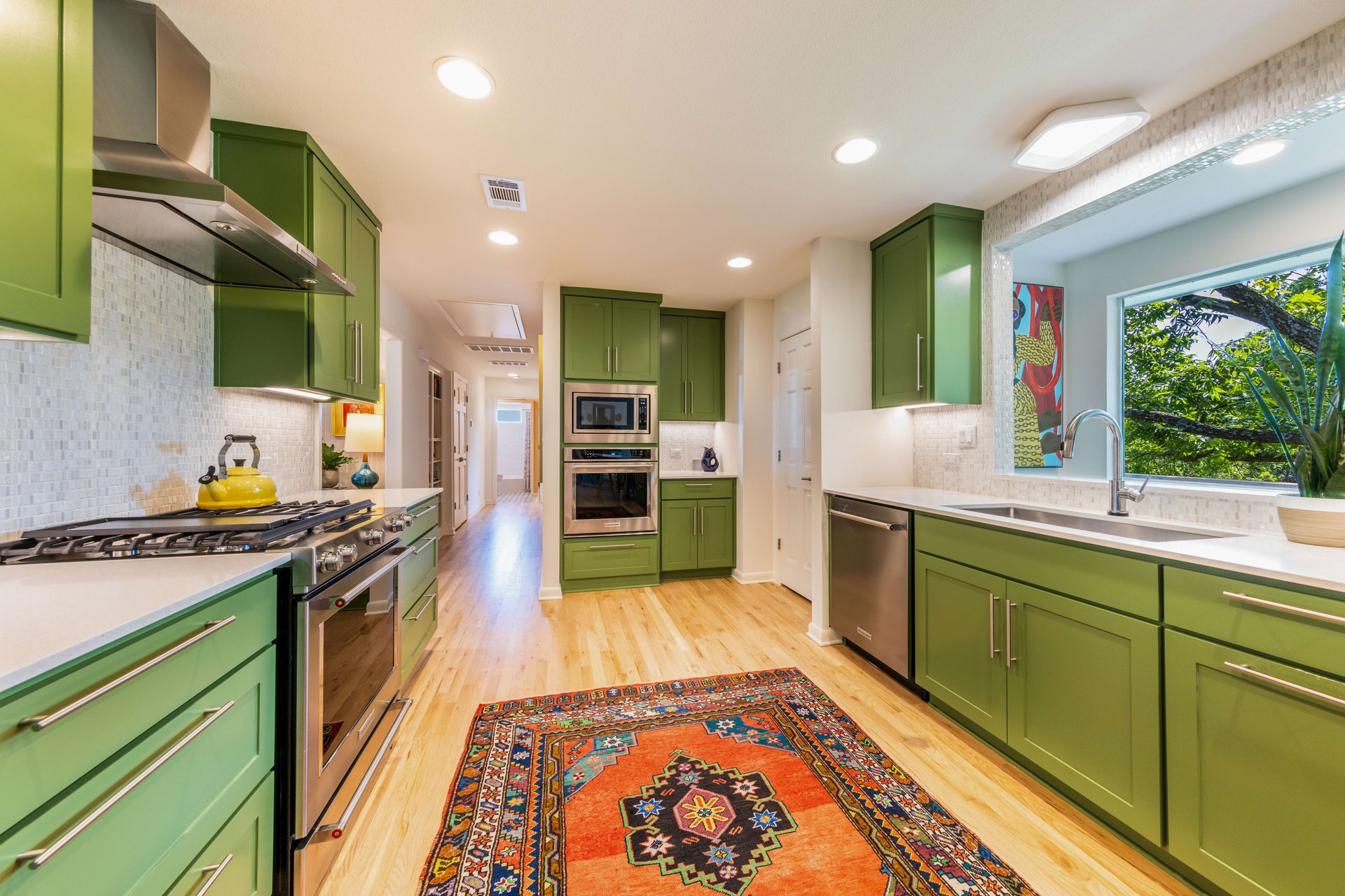 4606 Madrona