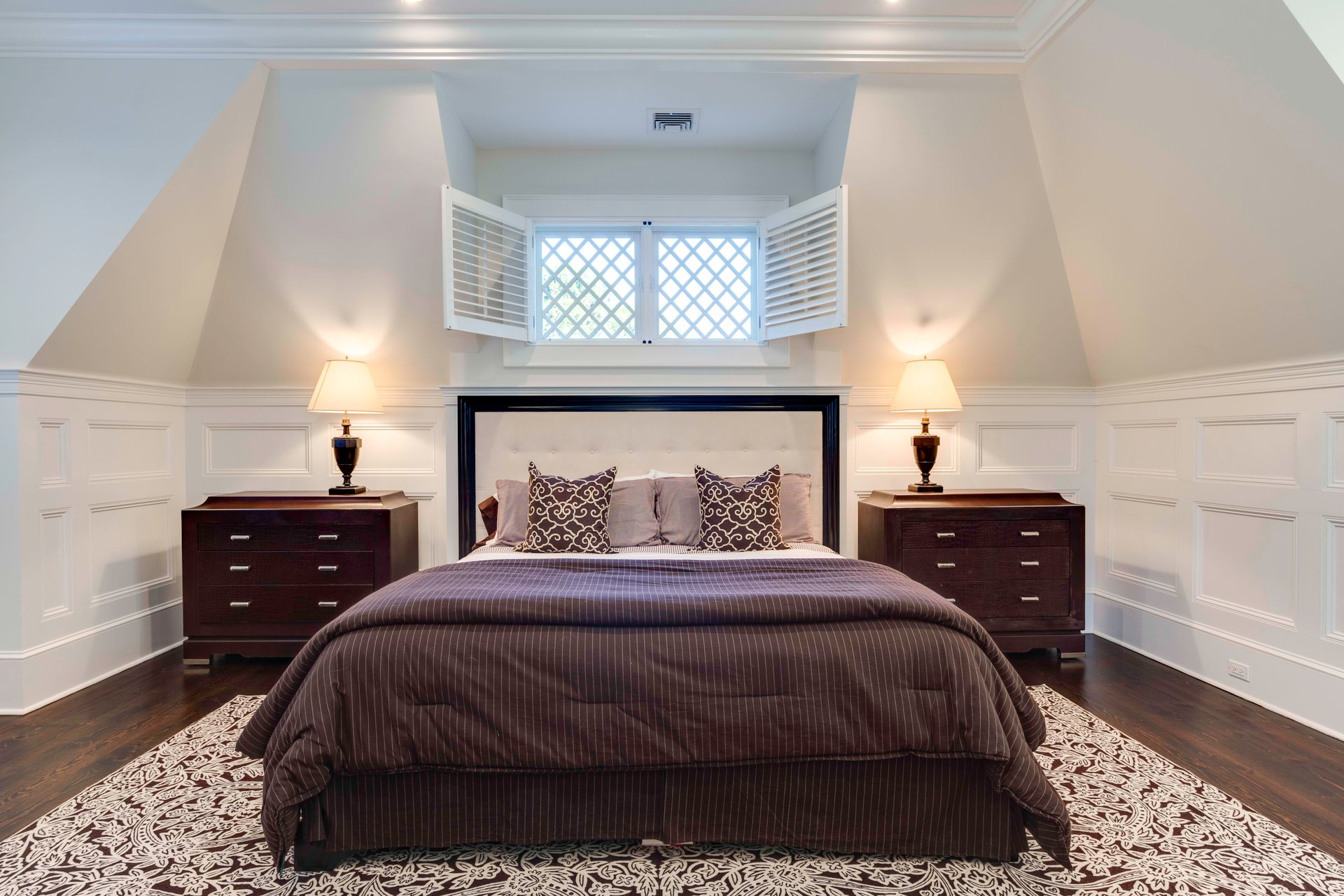 Furnished Designer Luxury Cottage in a Historic Waterfront Neighborhood
