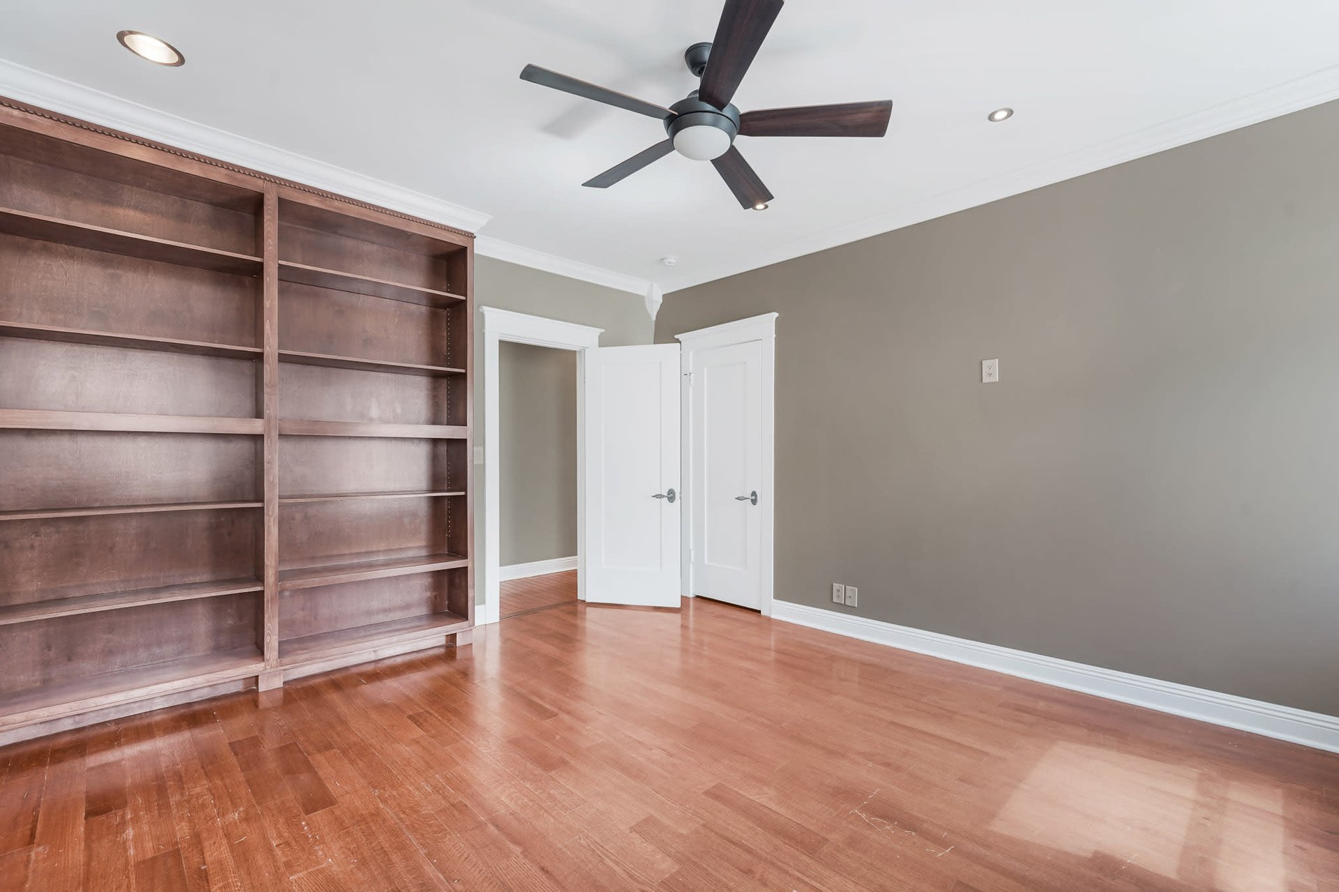 Exquisitely Remodeled Trophy Duplex in Longwood Highlands