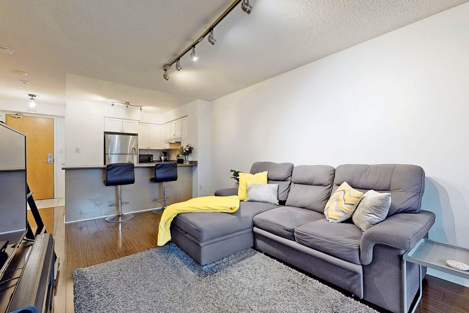 225 Merton St Unit: 208