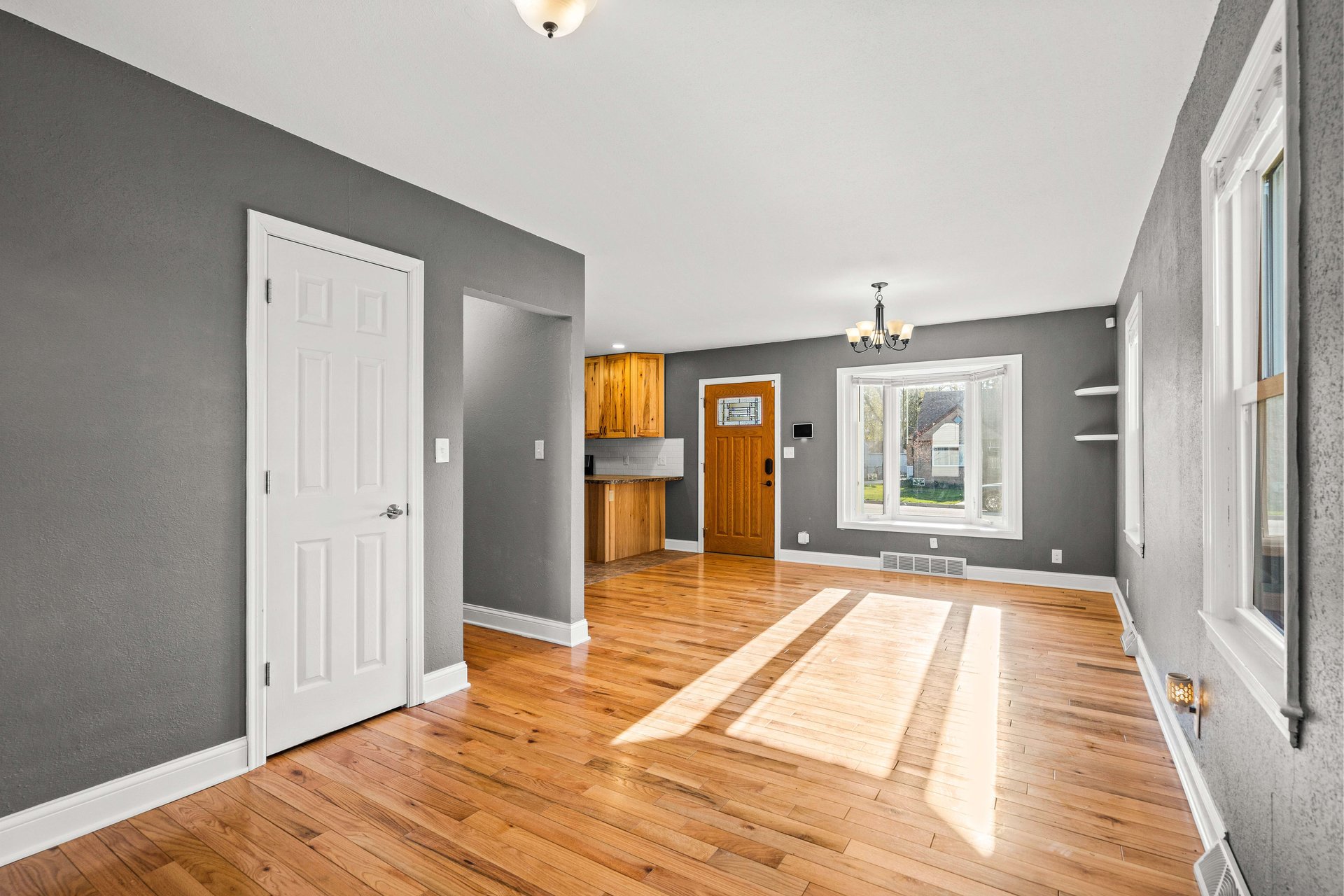 Renovated Bay View Colonial