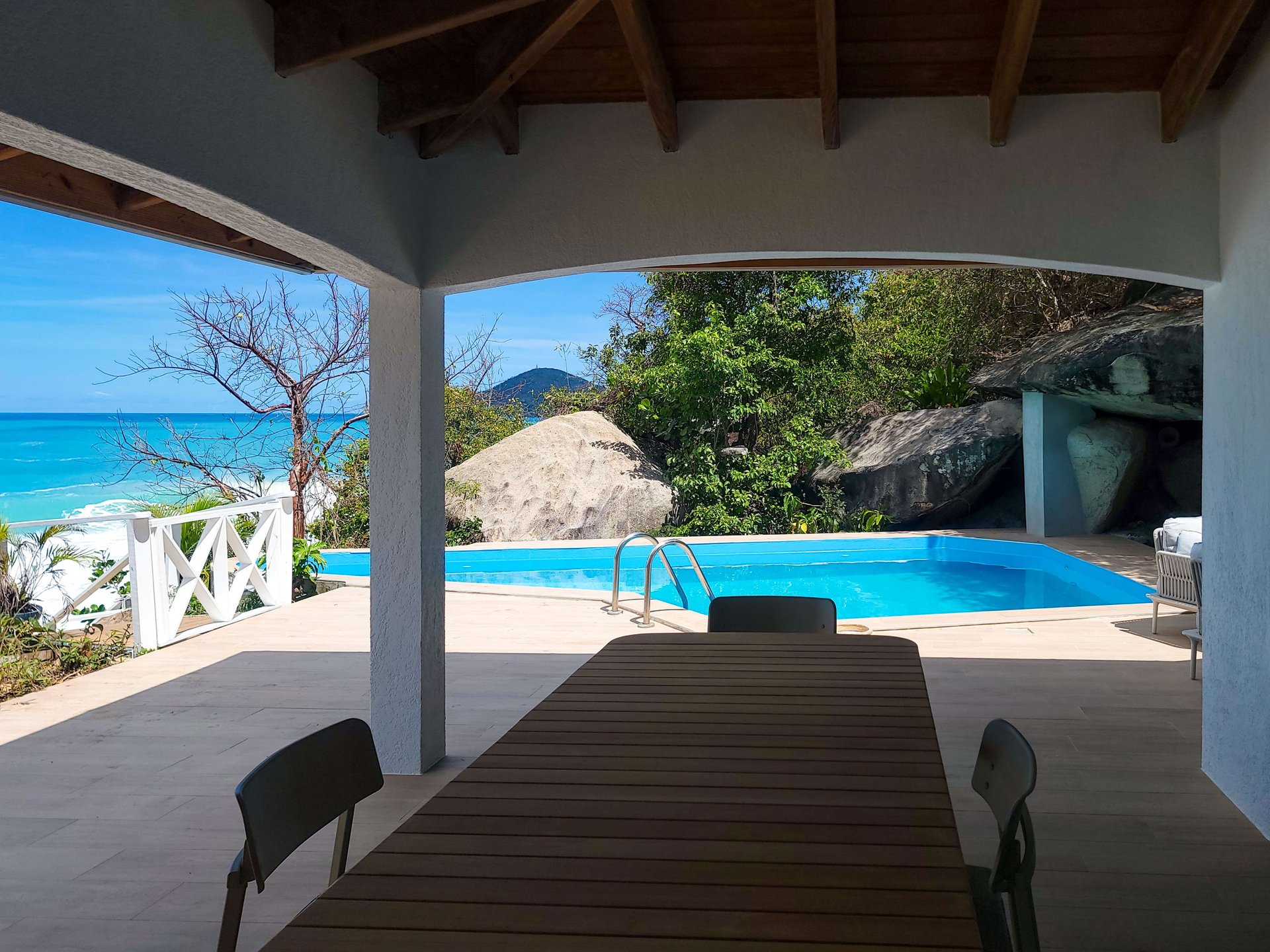 036 Villa 28 Lambert BeachFront