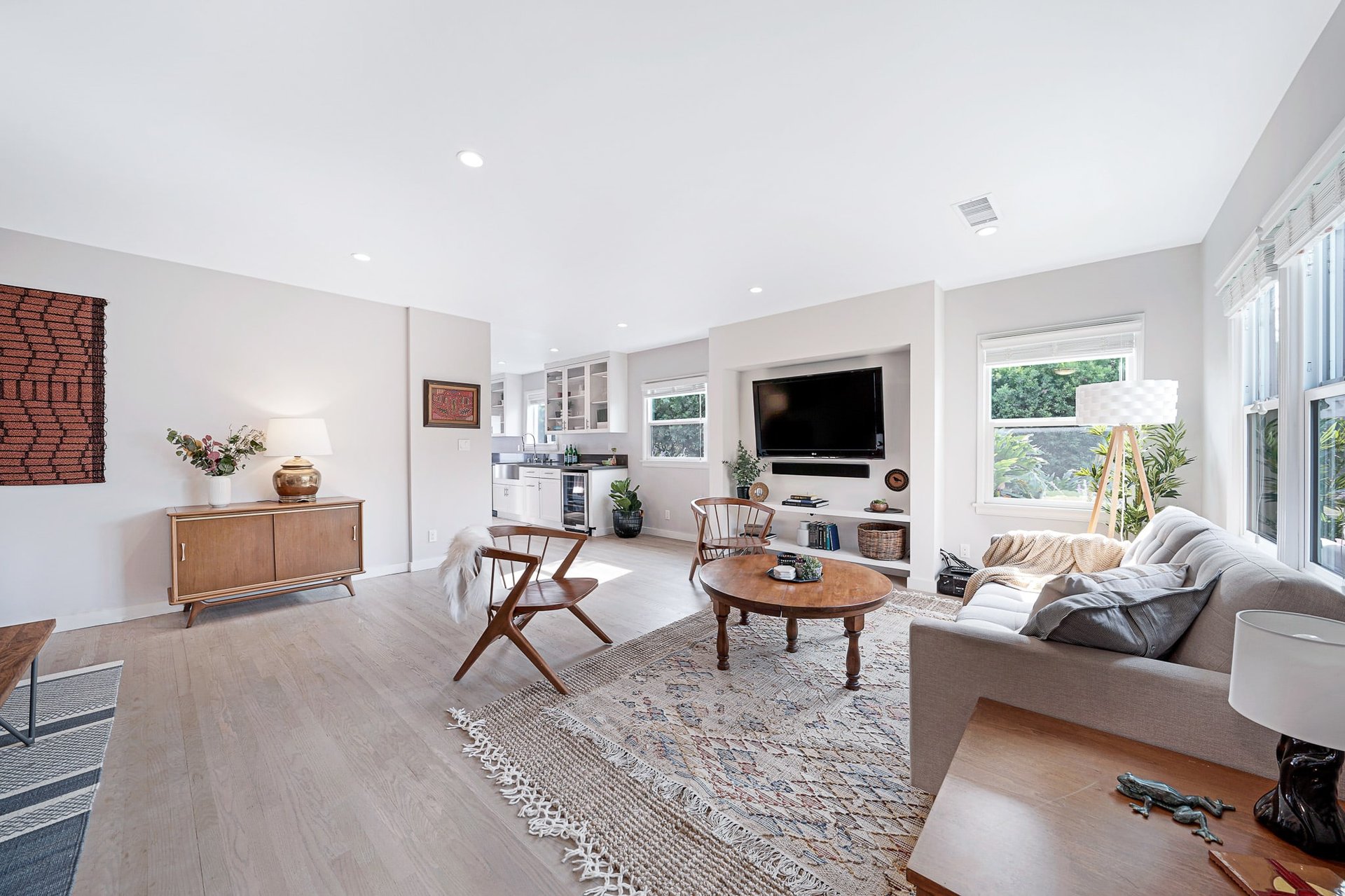 Completely Renovated Traditional Home In Picfair Village