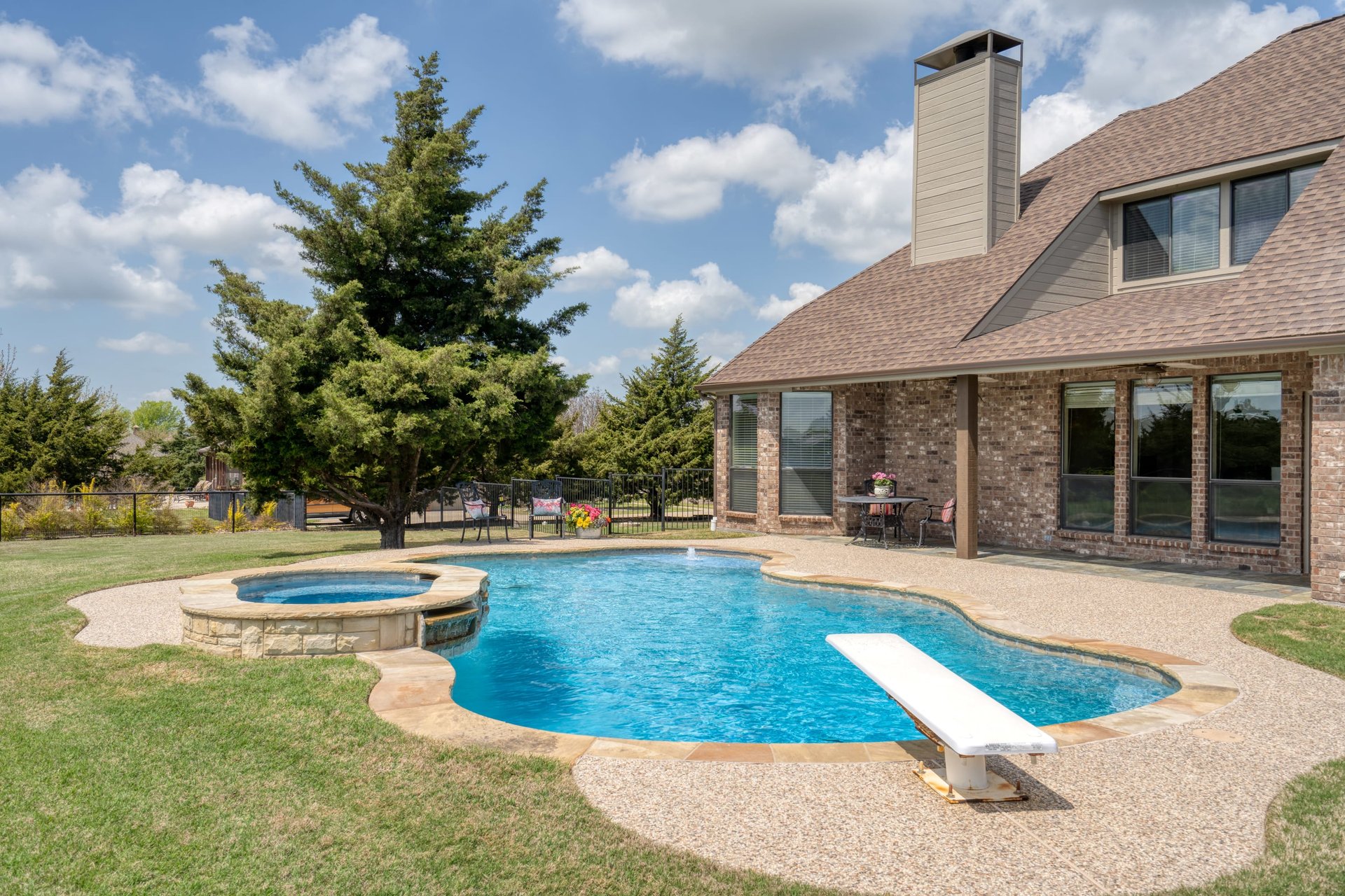 2923 Forest Drive