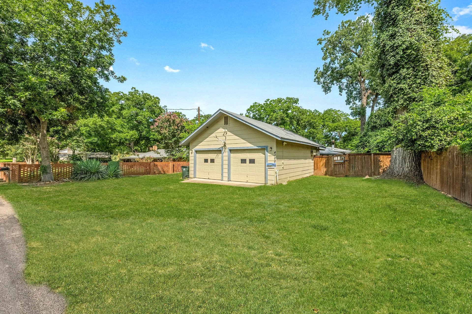 4100 Sandy Acre Lane