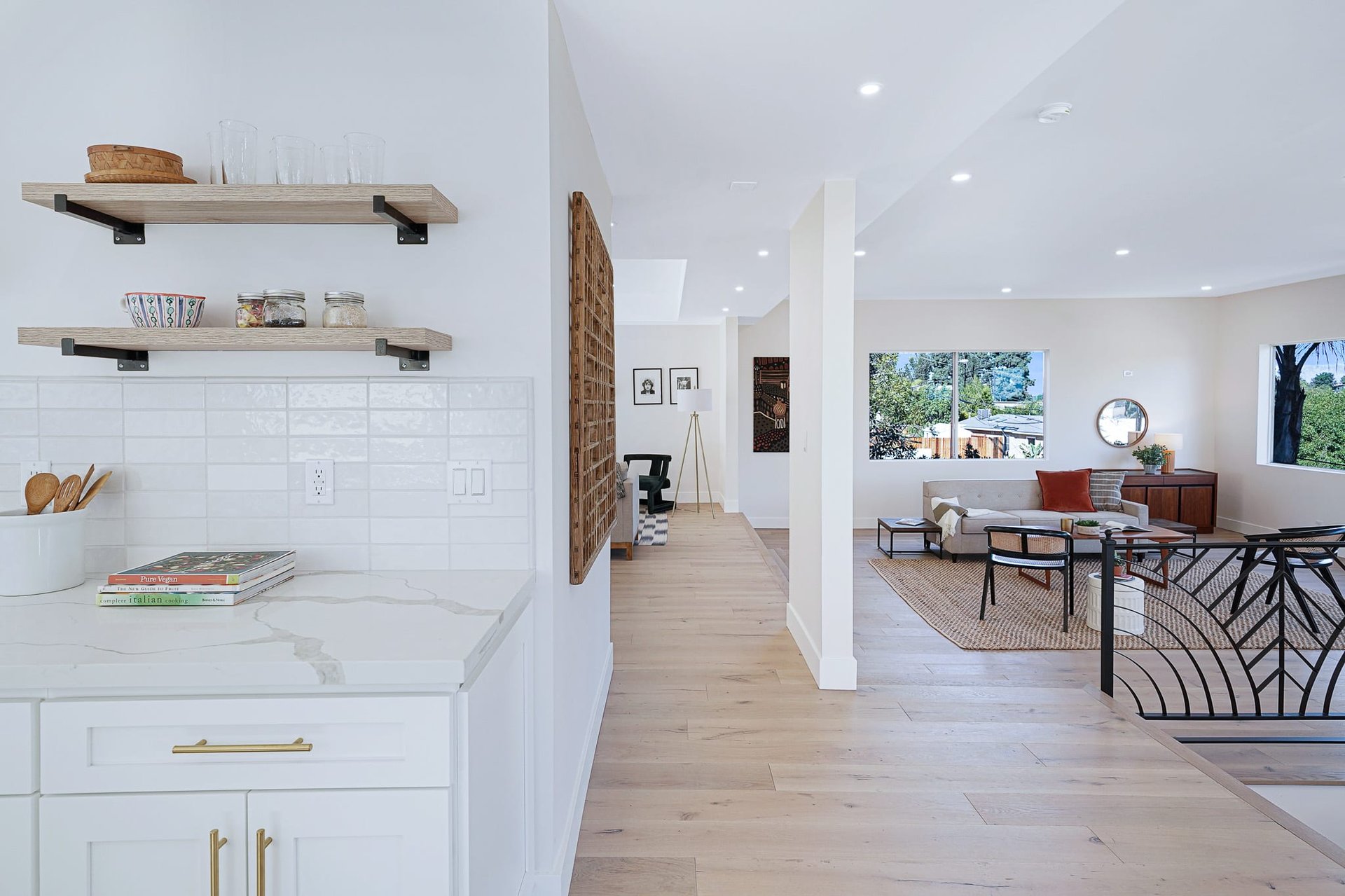 Immaculate & Turnkey Contemporary Home in Hollywood Hills