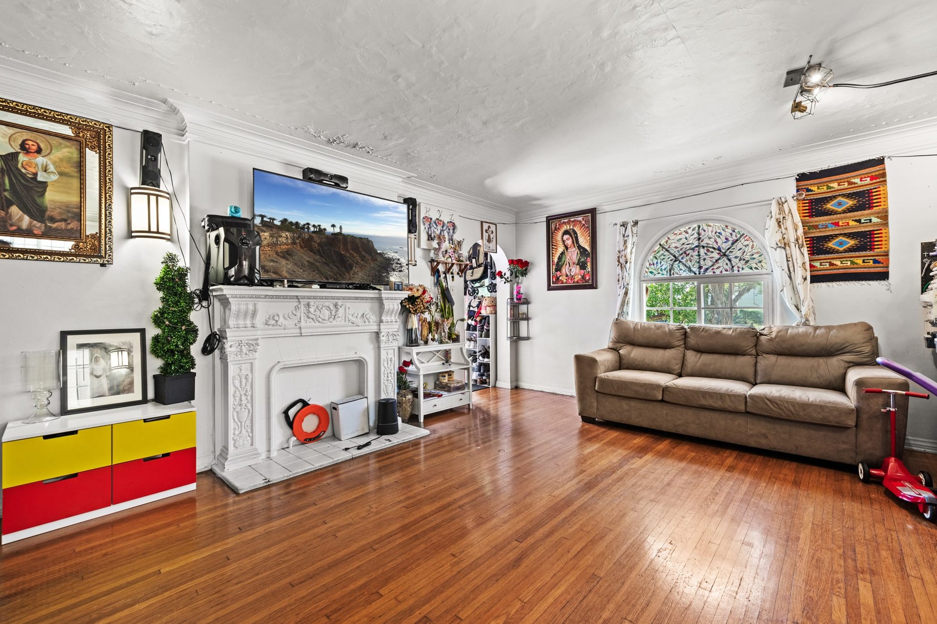 Wonderful Pride-of-Ownership Spanish 2-Story Duplex in Longwood Highlands