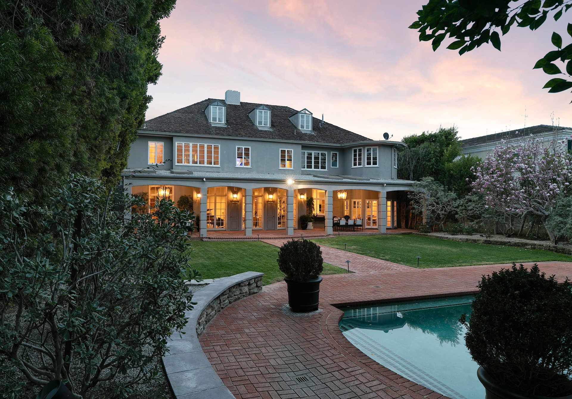 807 N Camden Dr