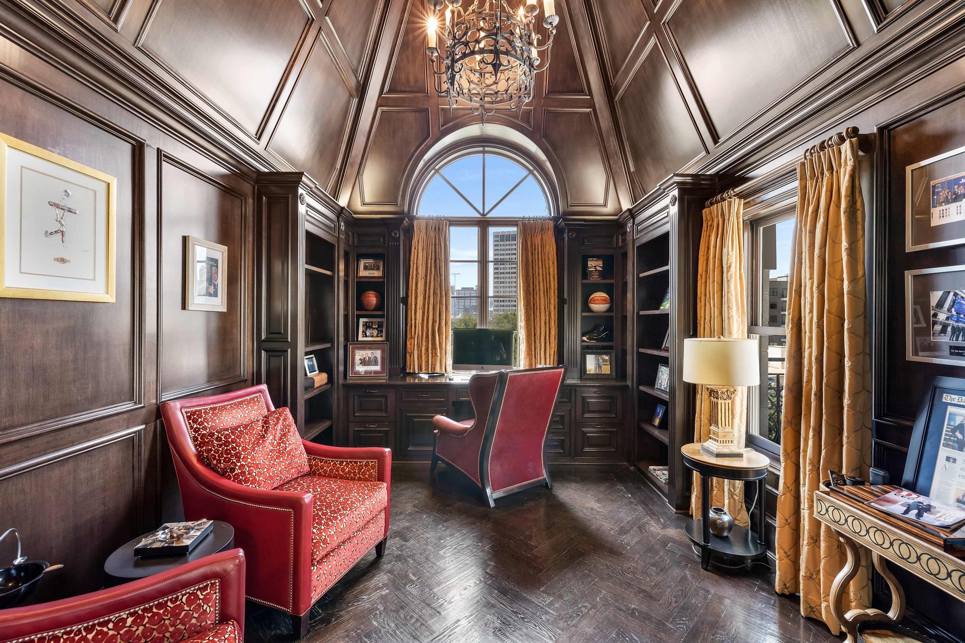 Parisian Townhouse in Dallas
