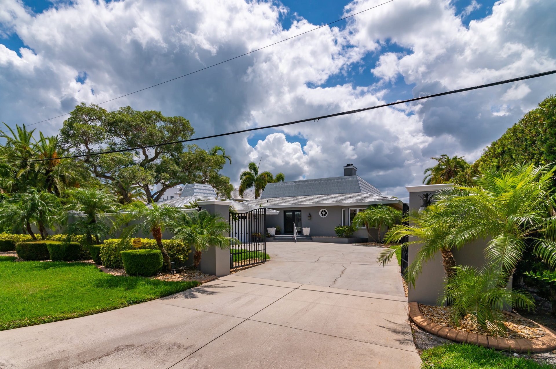 Prestigious Address in Lido Shores