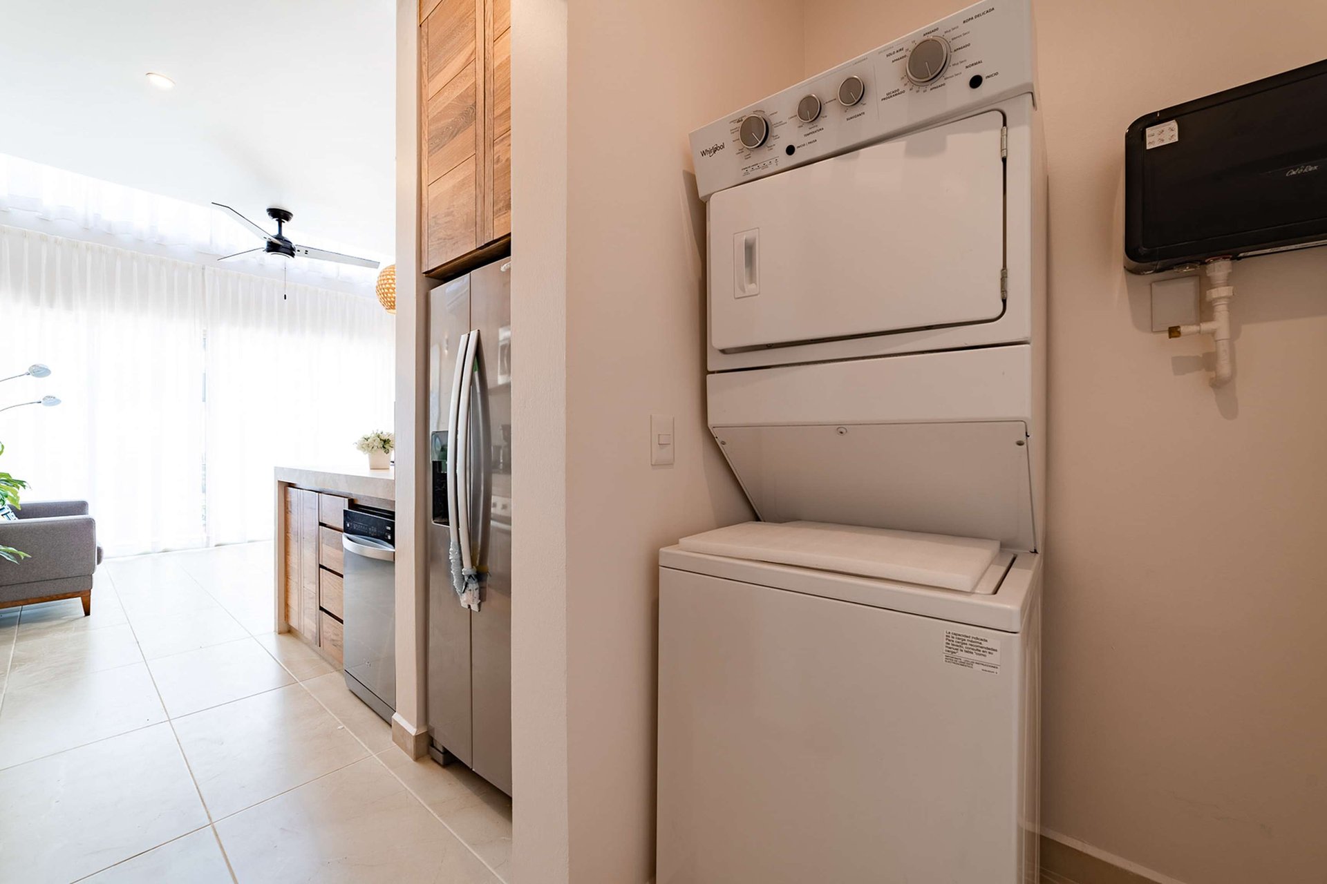 1 bedroom & 1 studio, Condo, Costta Plaza & Condos