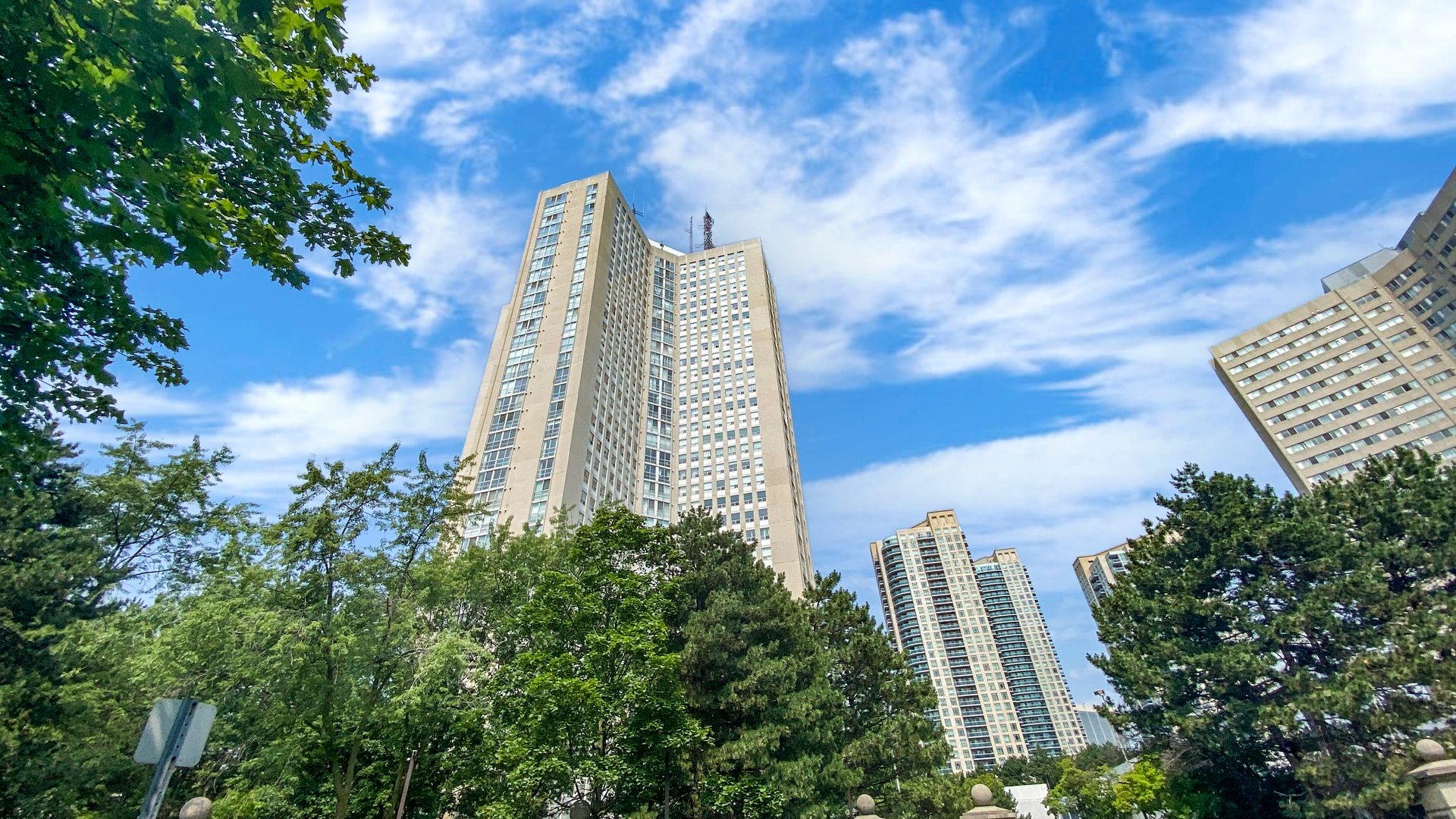 3650 Kaneff Crescent Suite 1503