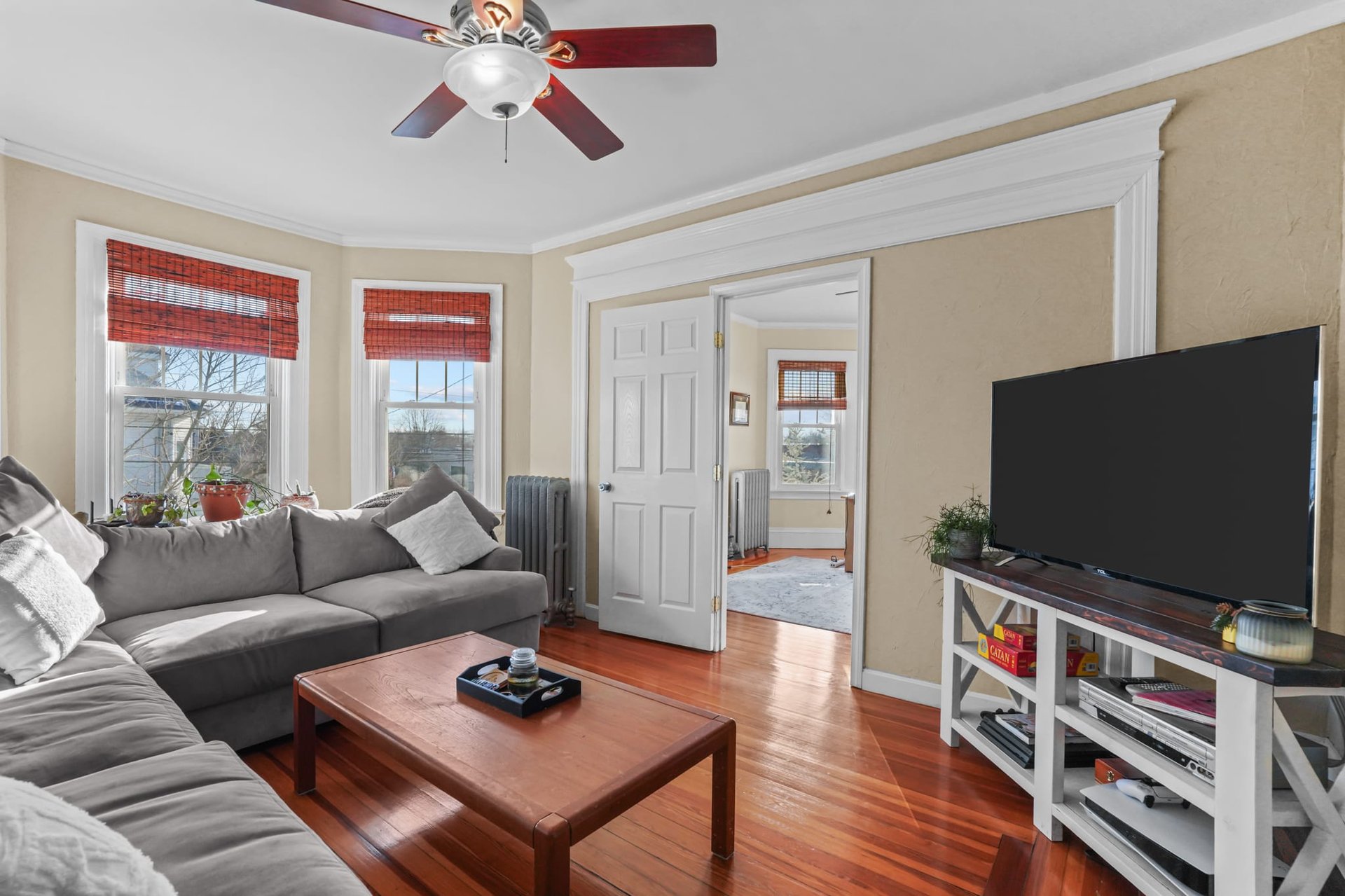 573 Academy Ave Unit 2 - Elmhurst