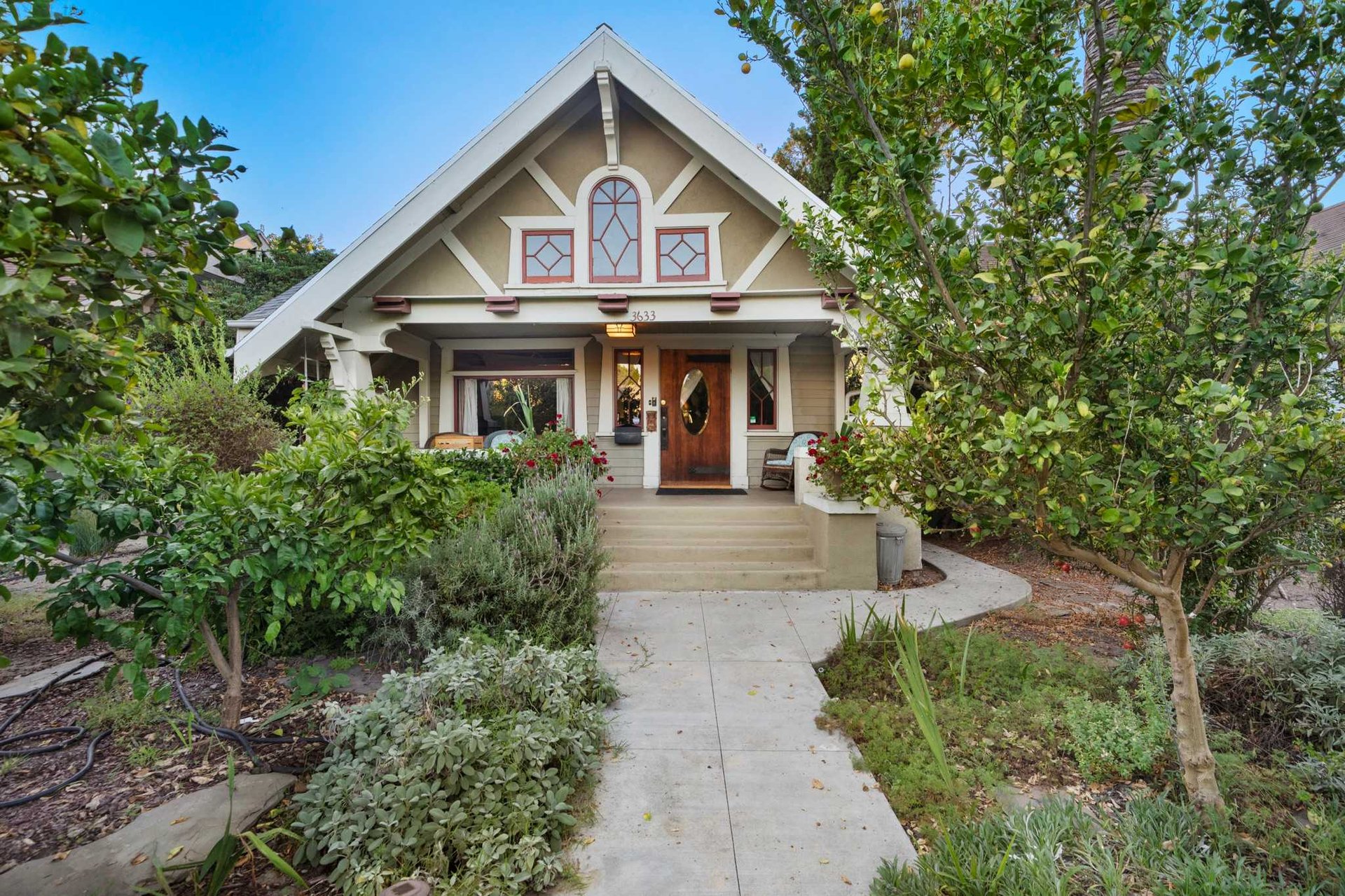 Wonderful Historic Craftsman Home in Jefferson Park