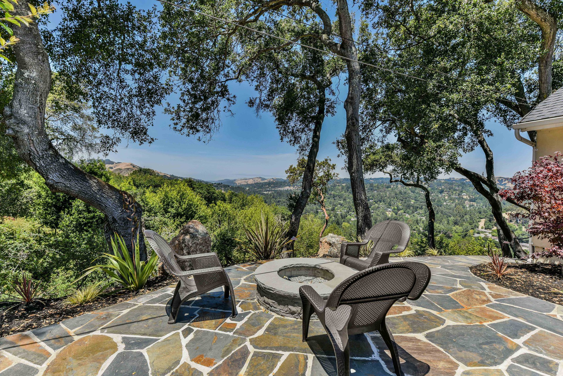 Crestview with a View!