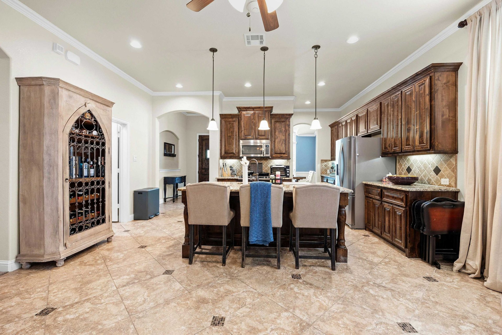 Beautifully Appointed Single-Story in Oak Creek: Modern Floors and Screened-In Patio Overlooking Green Space w/ NO Backyard Neighbor!