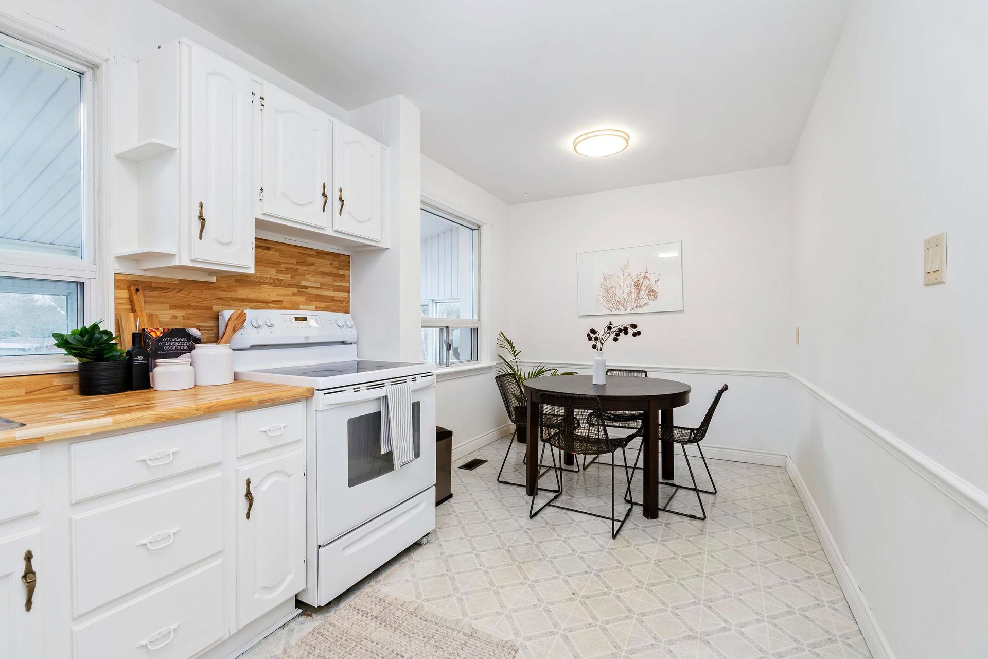 1577 Kenmuir Avenue