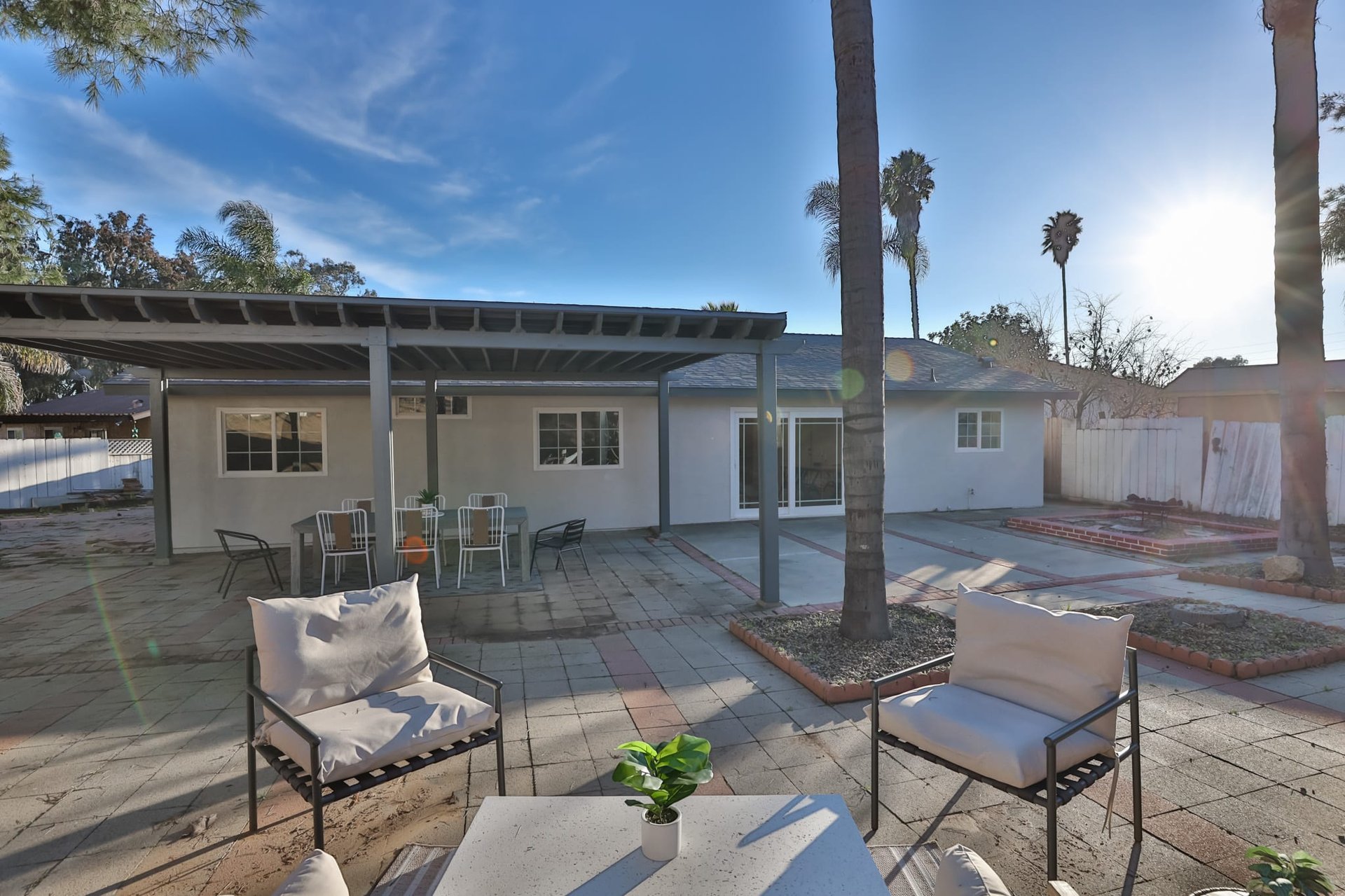 818 Eden Place