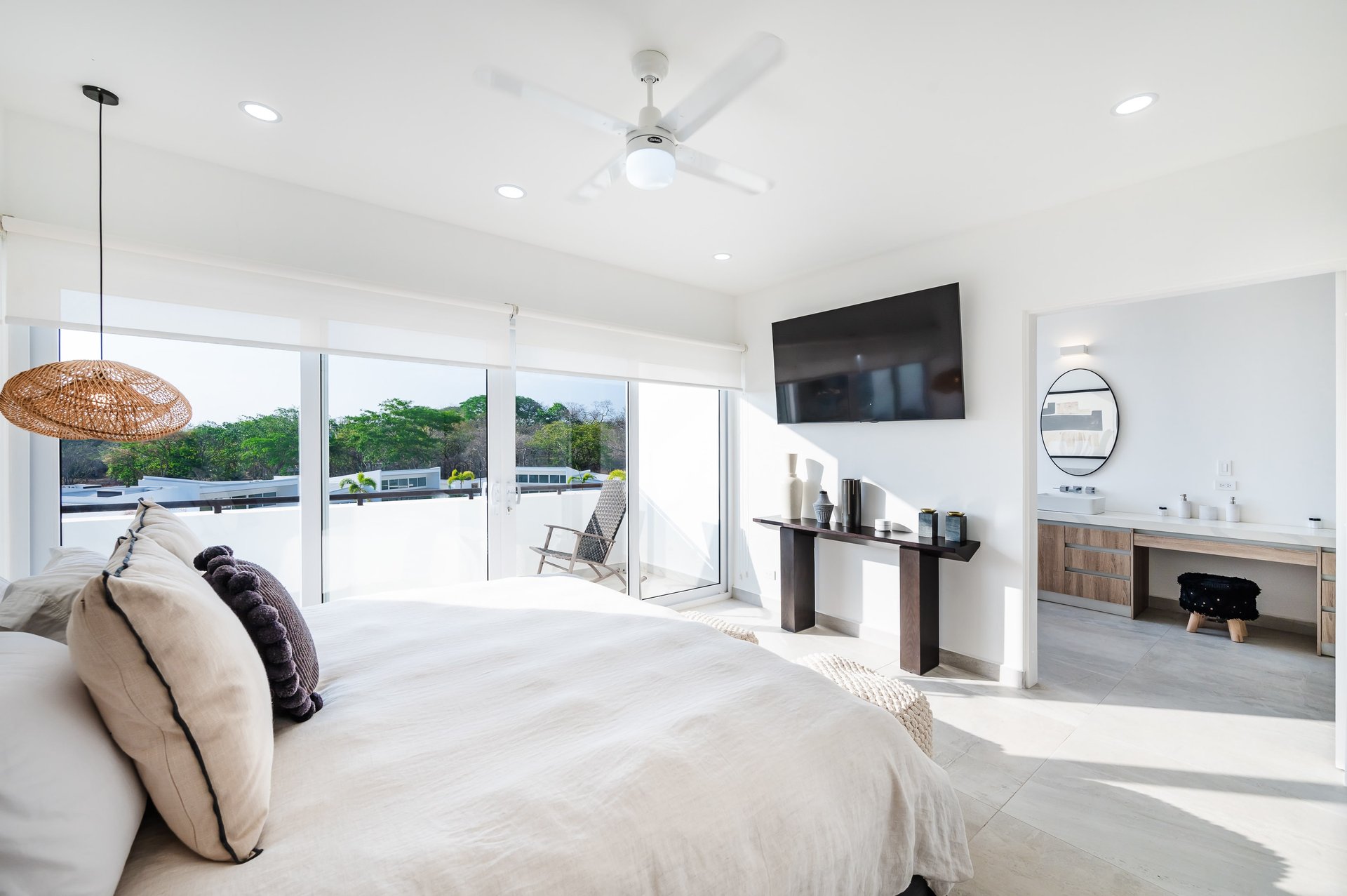 The Enclave | Ultra-Modern 5 Bedroom Villa Located Minutes From the Beach!