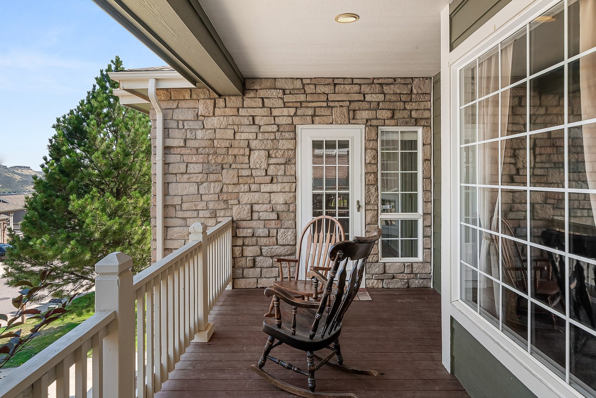 376 Mesa View Way