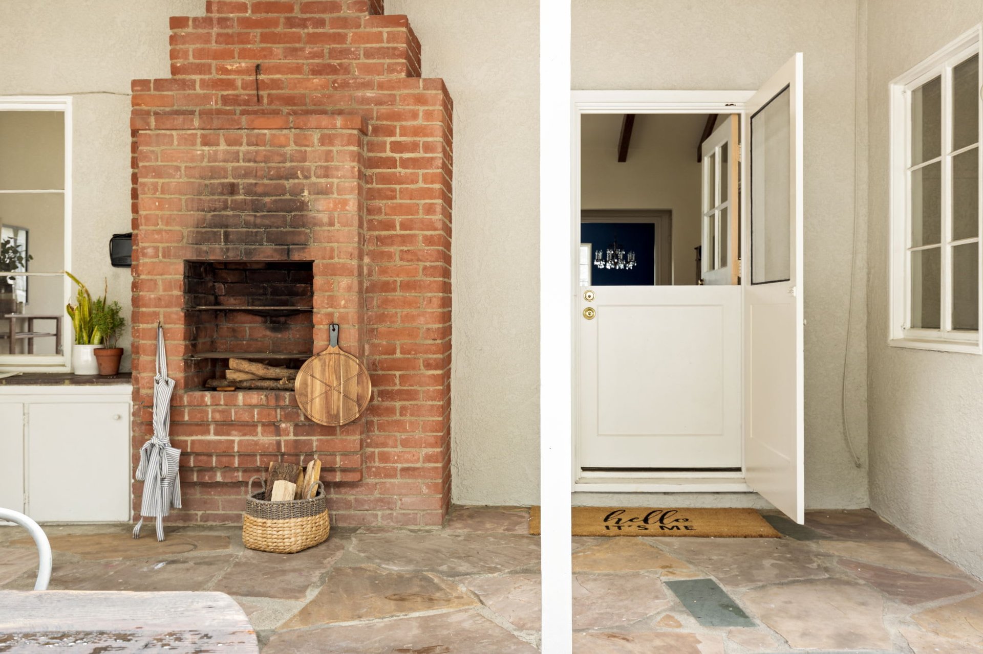 Wonderful and Warm Traditional Home with Views in The Los Feliz Hills